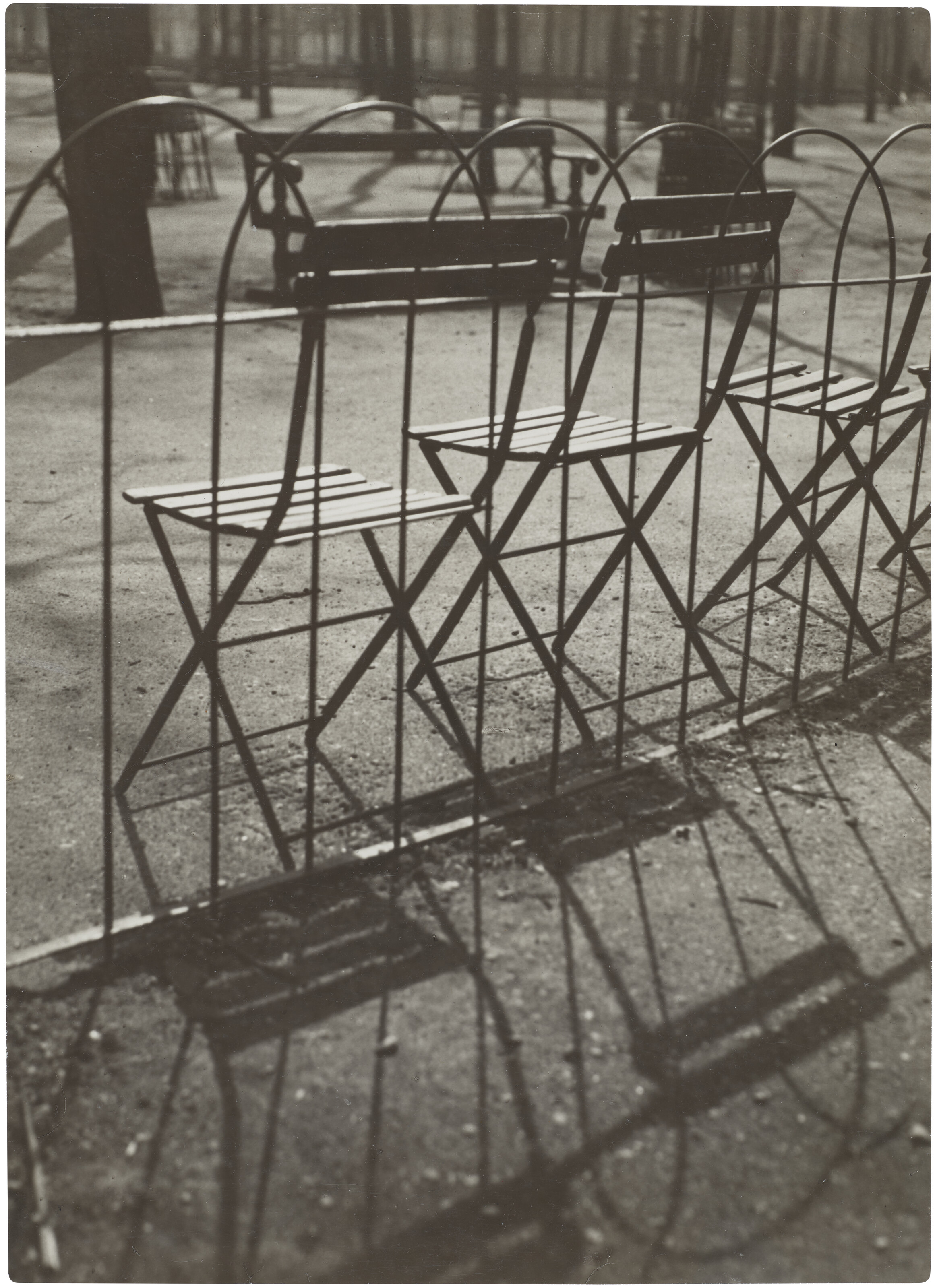 andr-kert-sz-1894-1985-chairs-the-tuileries-1925-christie-s