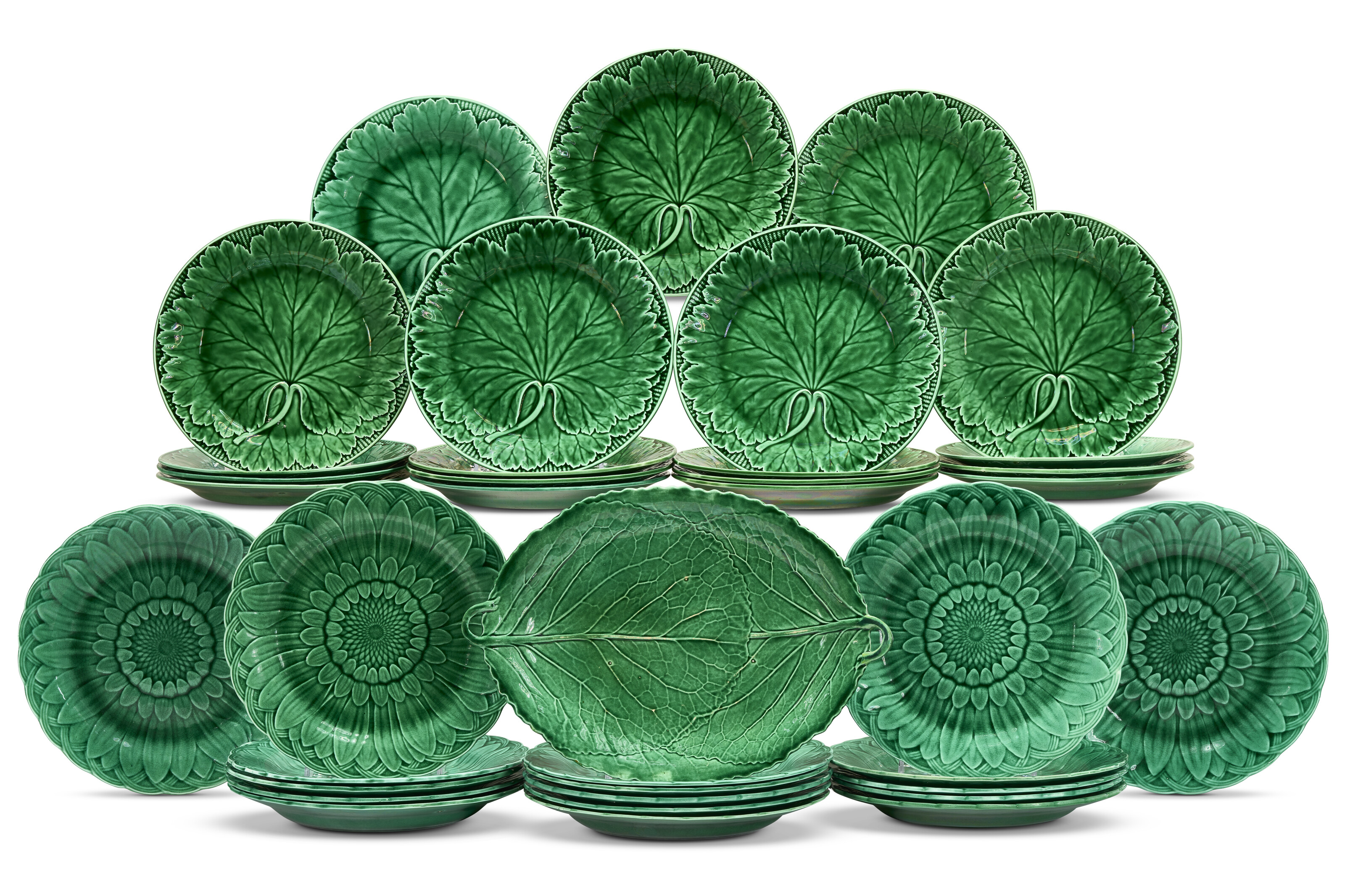 A GROUP OF WEDGWOOD MAJOLICA GREEN-GLAZED SALAD OR DESSERT PLATES