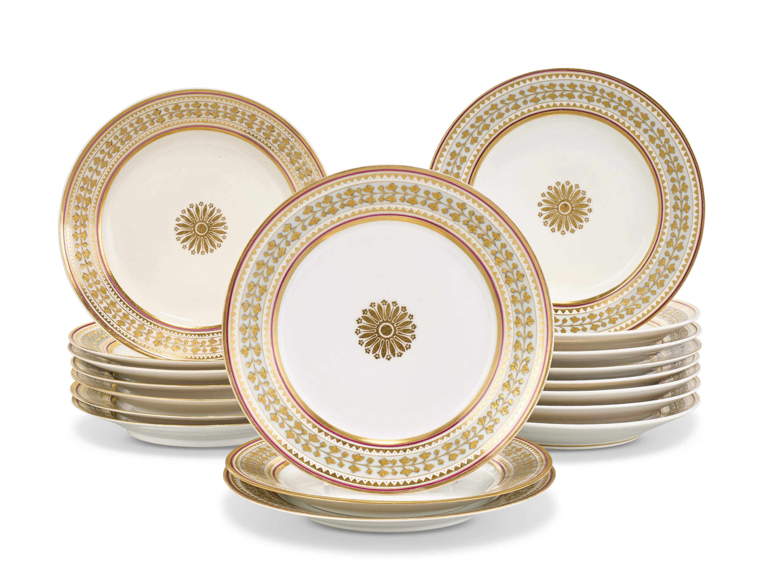 EIGHTEEN RUSSIAN PORCELAIN DINNER PLATES FROM THE BABIGON SERVICE