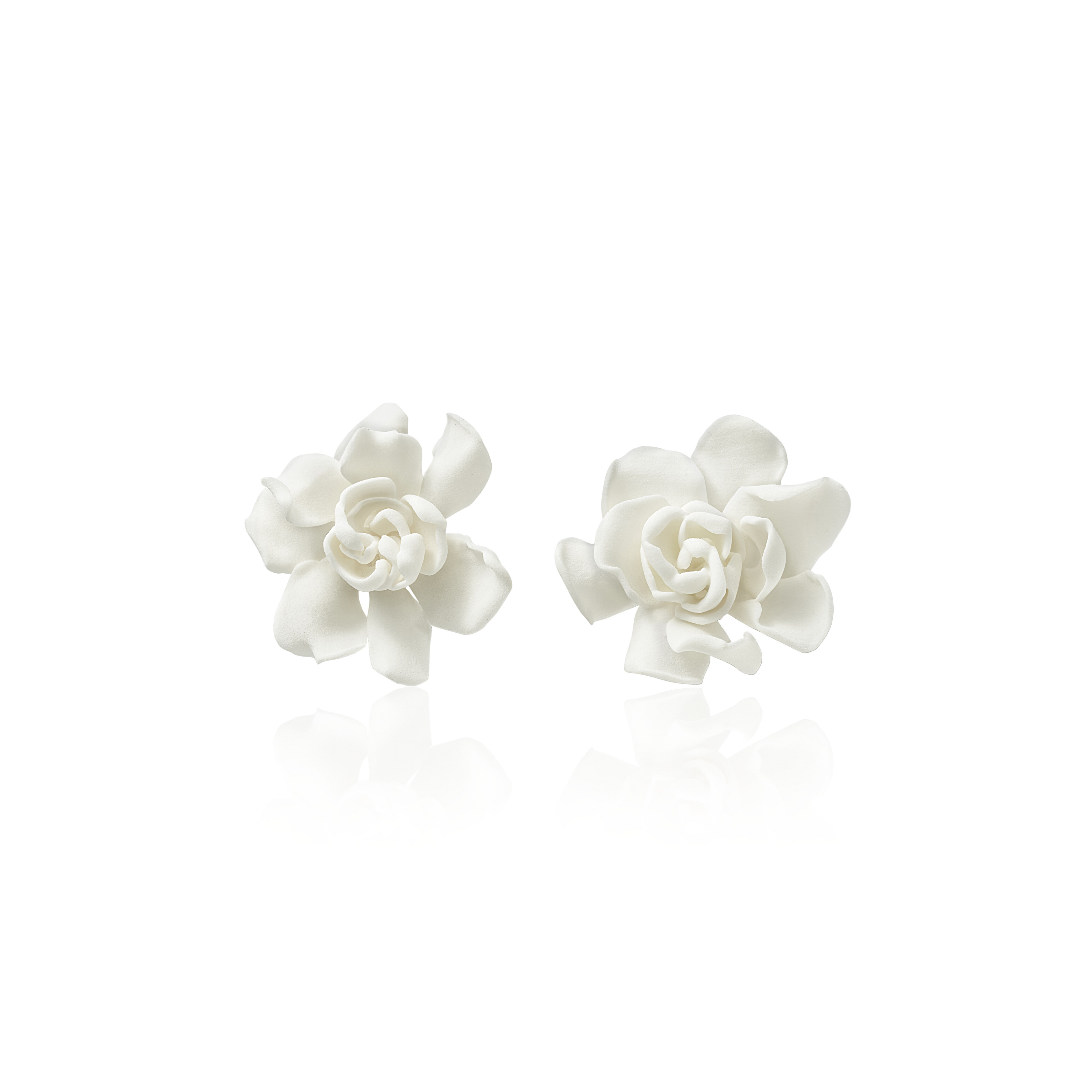 JAR RESIN 'GARDENIA' EARRINGS