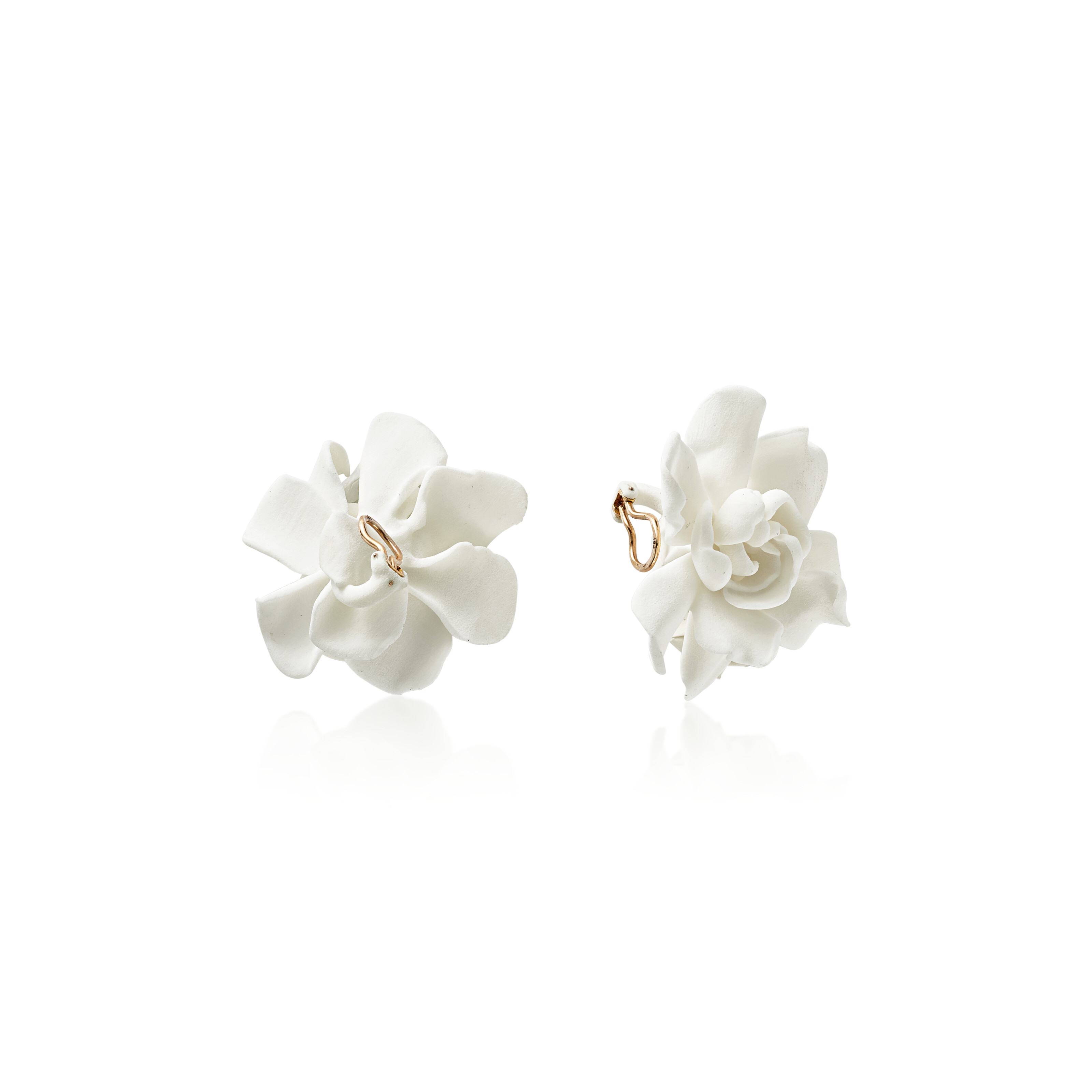 JAR RESIN 'GARDENIA' EARRINGS image 3