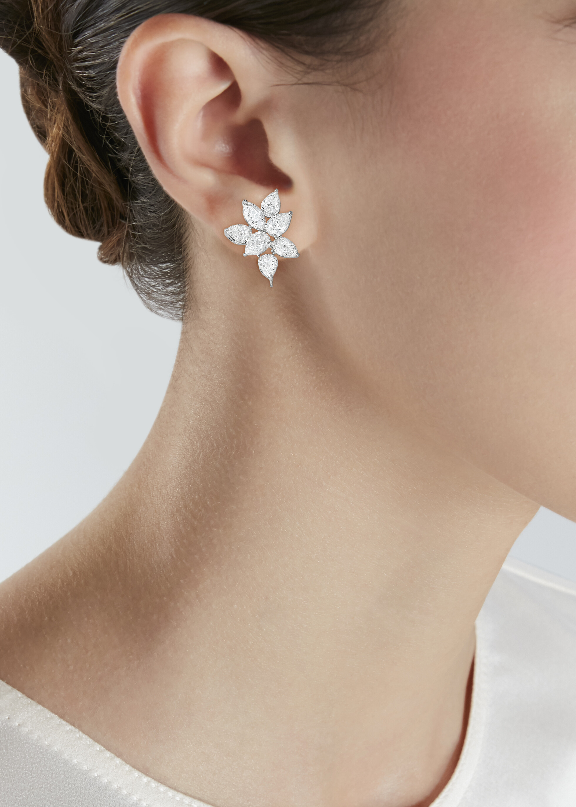 GRAFF DIAMOND CLUSTER EARRINGS image 2