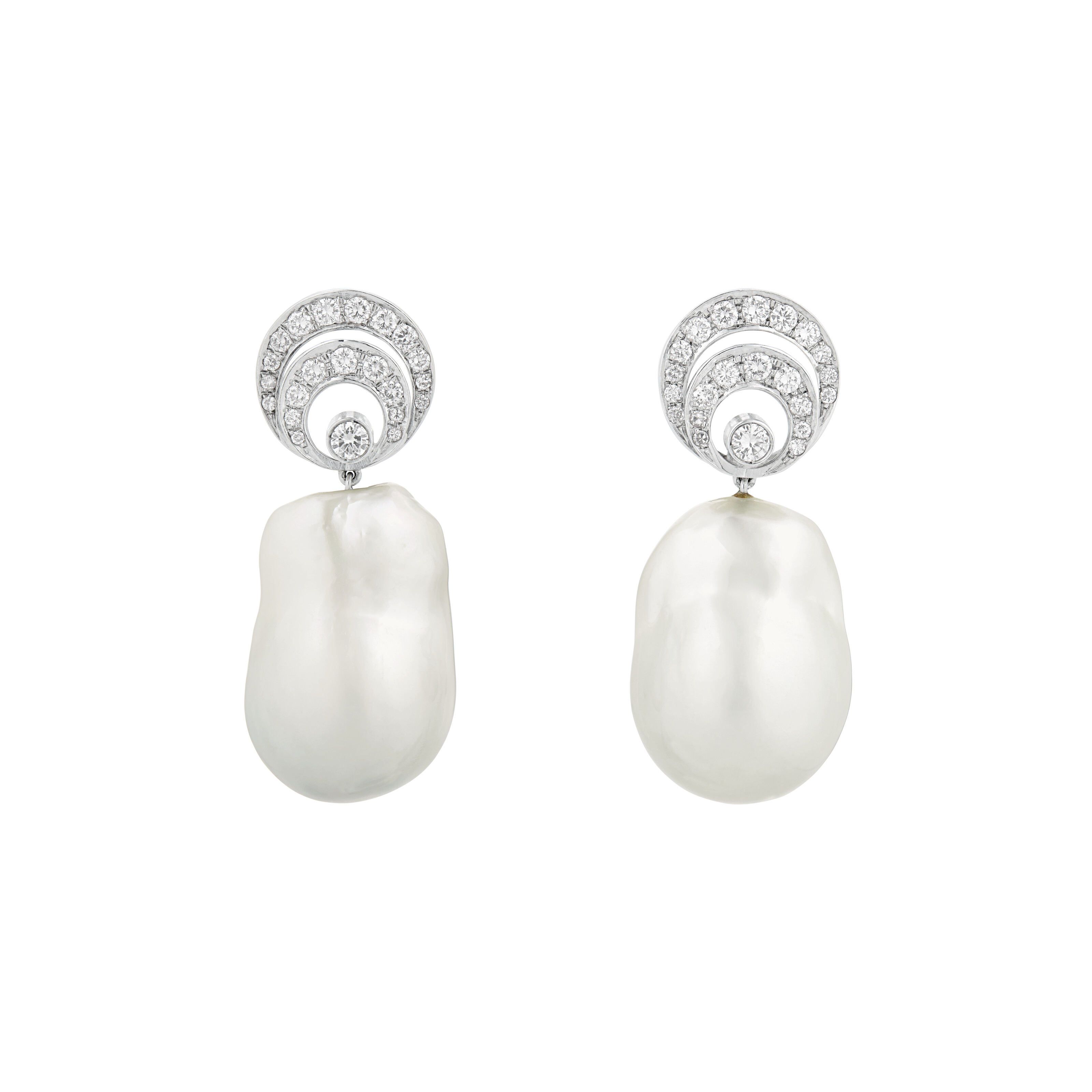 ADLER SET OF BAROQUE CULTURED PEARL AND DIAMOND JEWELRY image 3