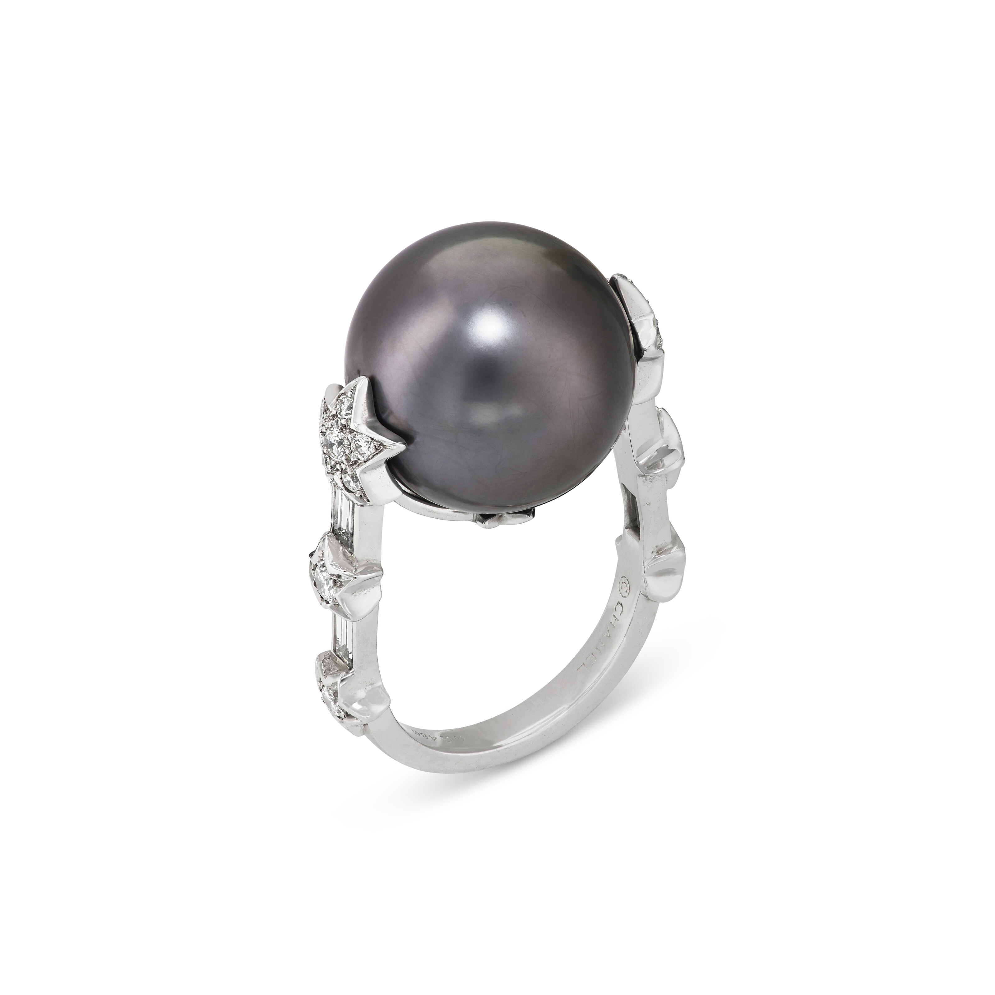 CHANEL SET OF CULTURED PEARL AND DIAMOND ‘COMÈTE’ RINGS image 4