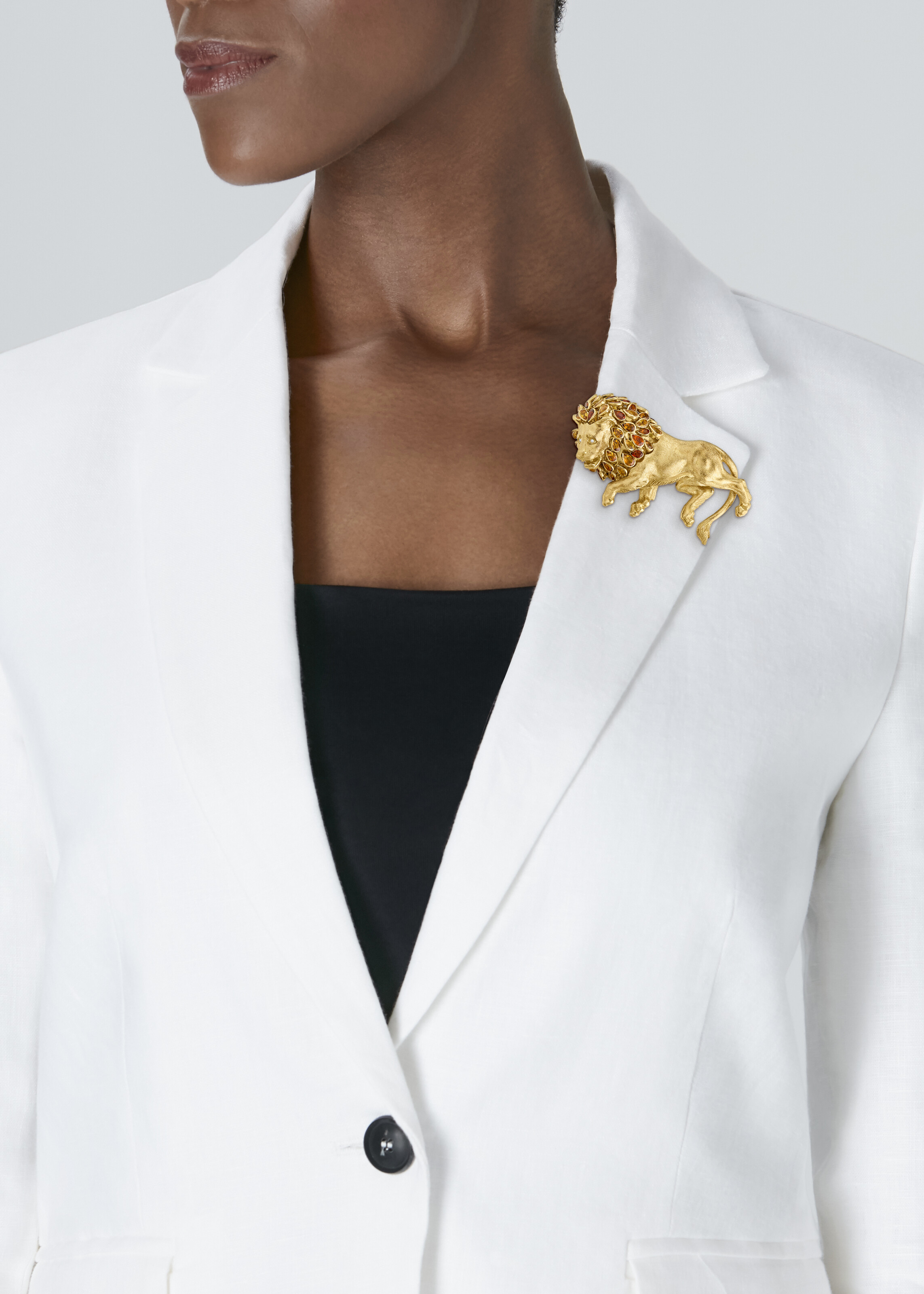 CHANEL CITRINE, DIAMOND AND GOLD LION BROOCH image 2