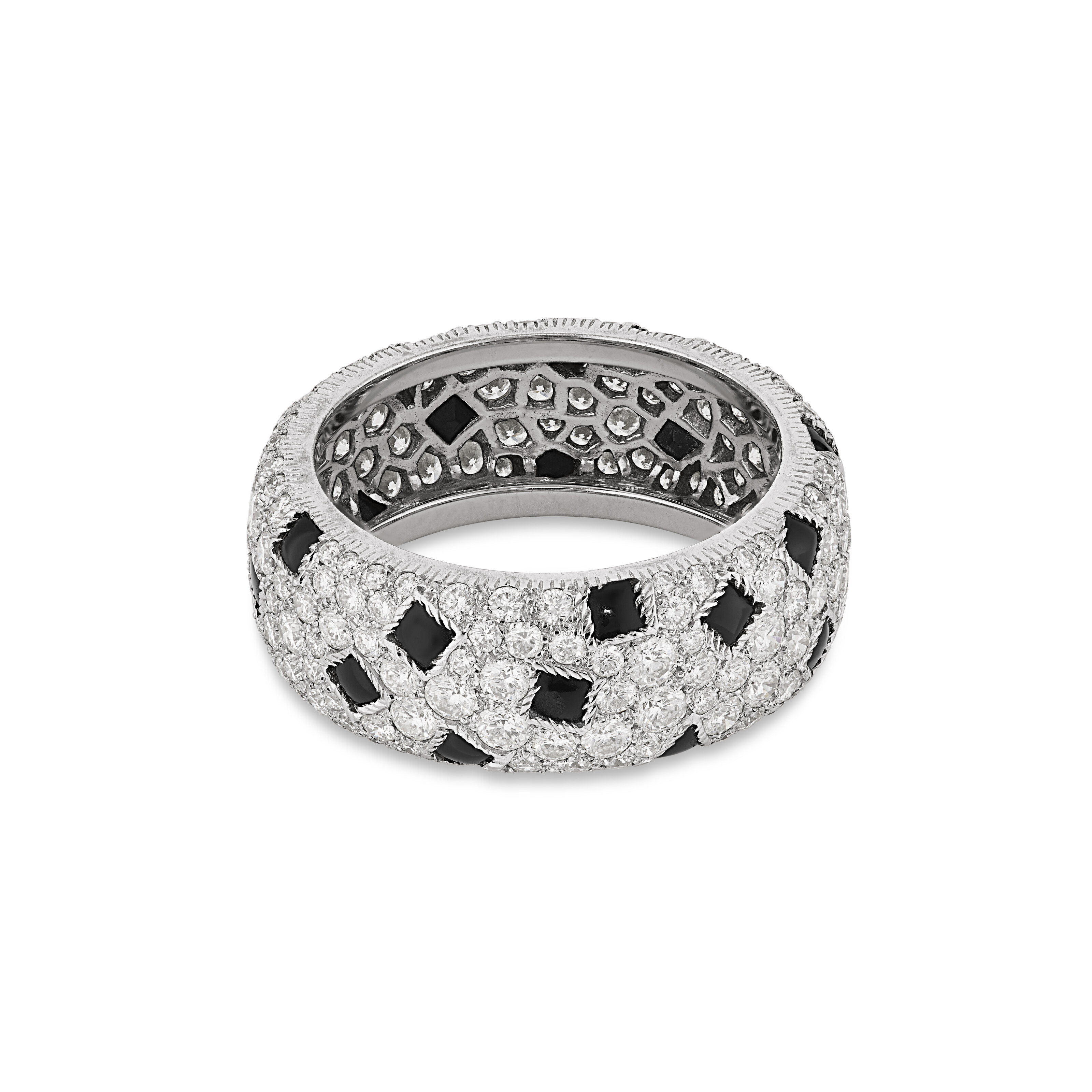 CARTIER GROUP OF DIAMOND, EMERALD AND ONYX 'PANTHÈRE' JEWELRY image 7