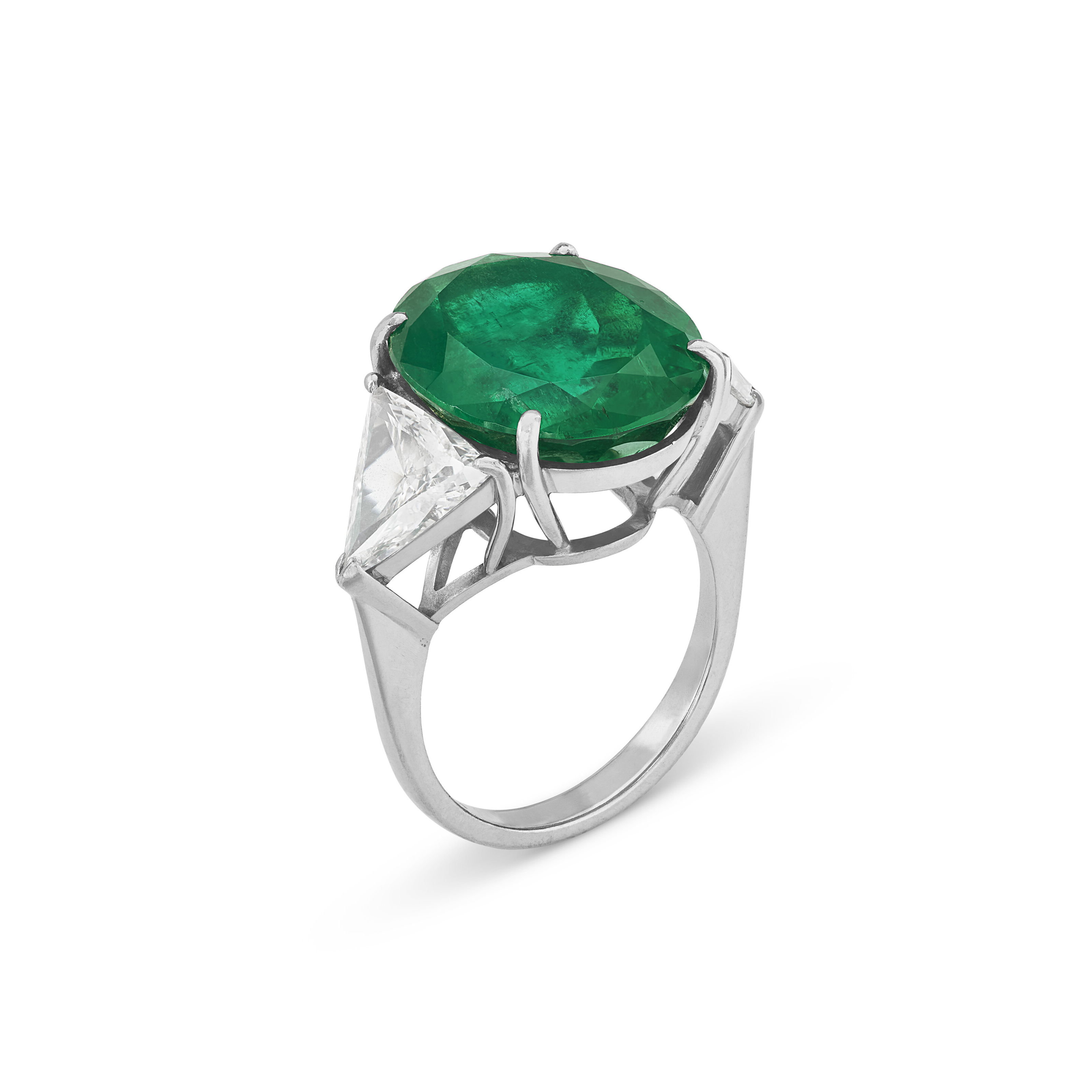 EMERALD AND DIAMOND RING