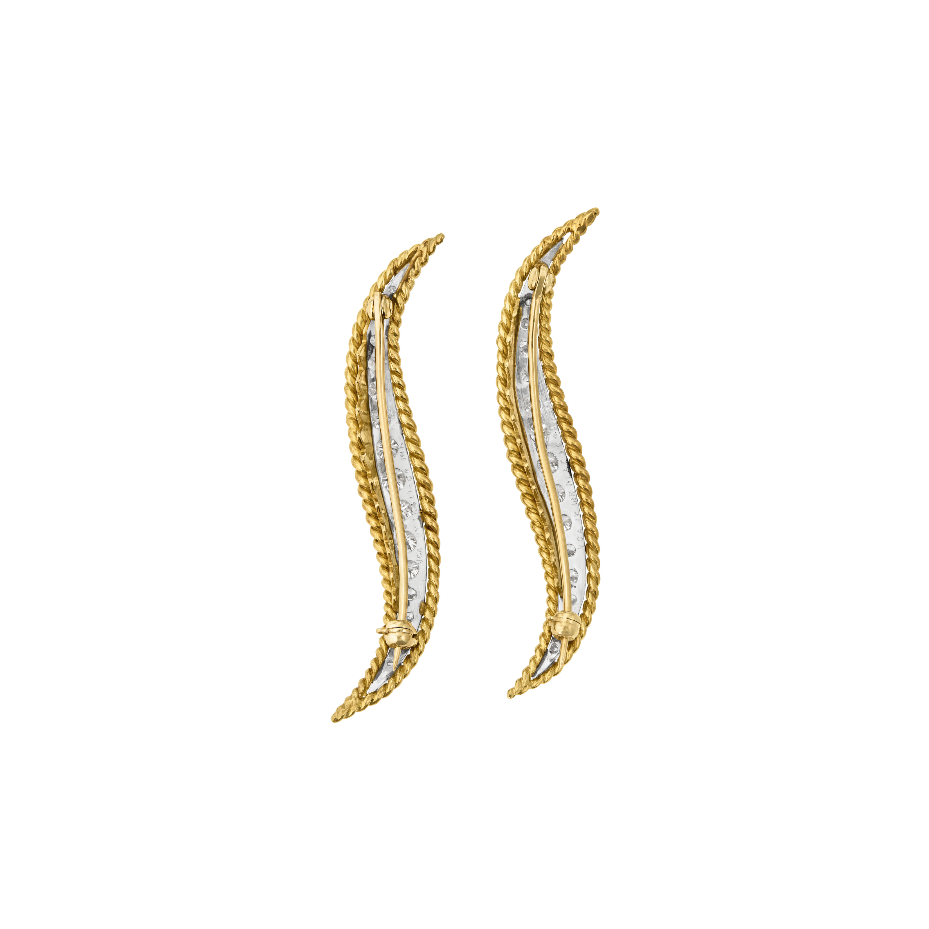 VAN CLEEF & ARPELS PAIR OF DIAMOND AND GOLD 'FLAME' BROOCHES image 3