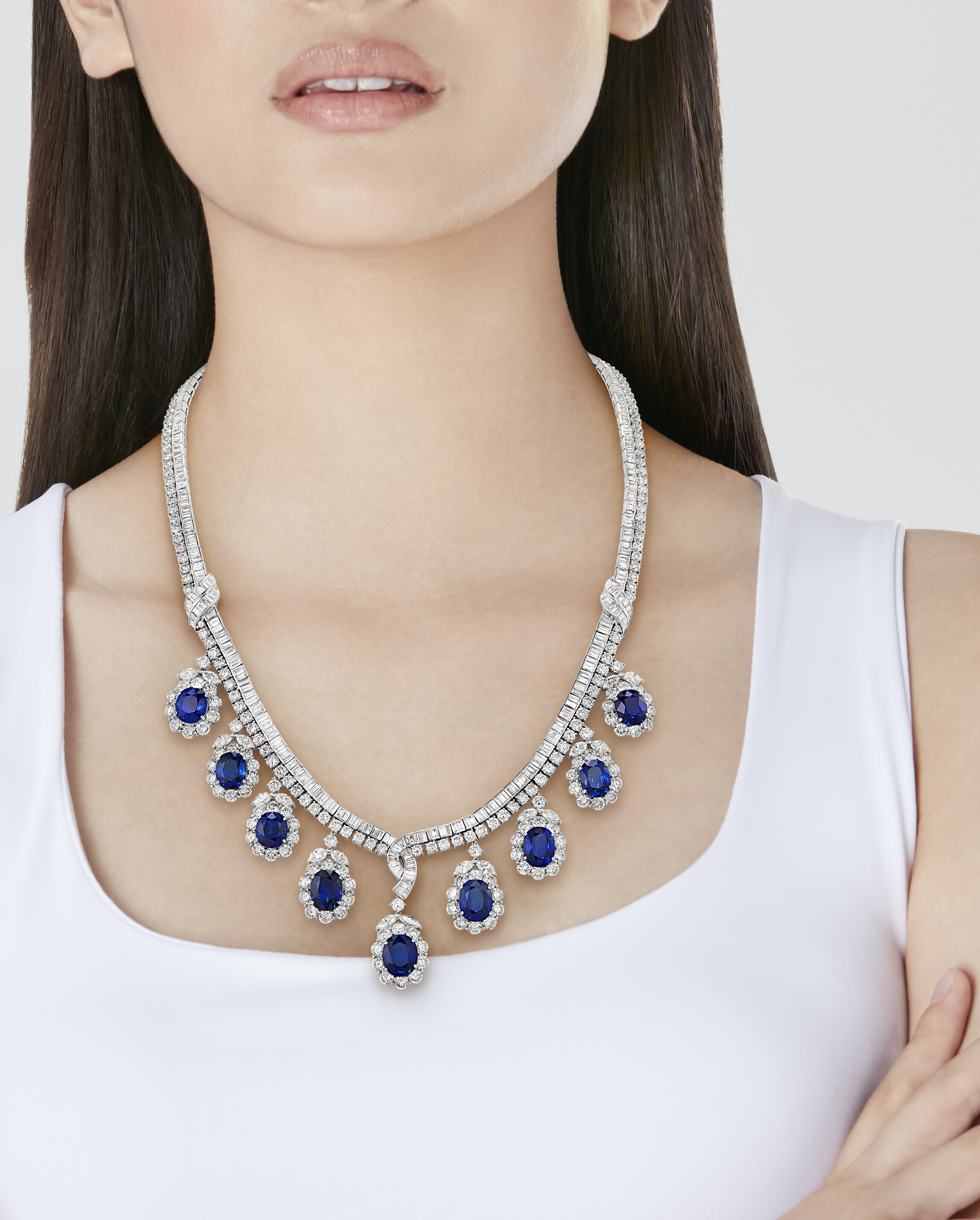 SAPPHIRE AND DIAMOND NECKLACE image 2