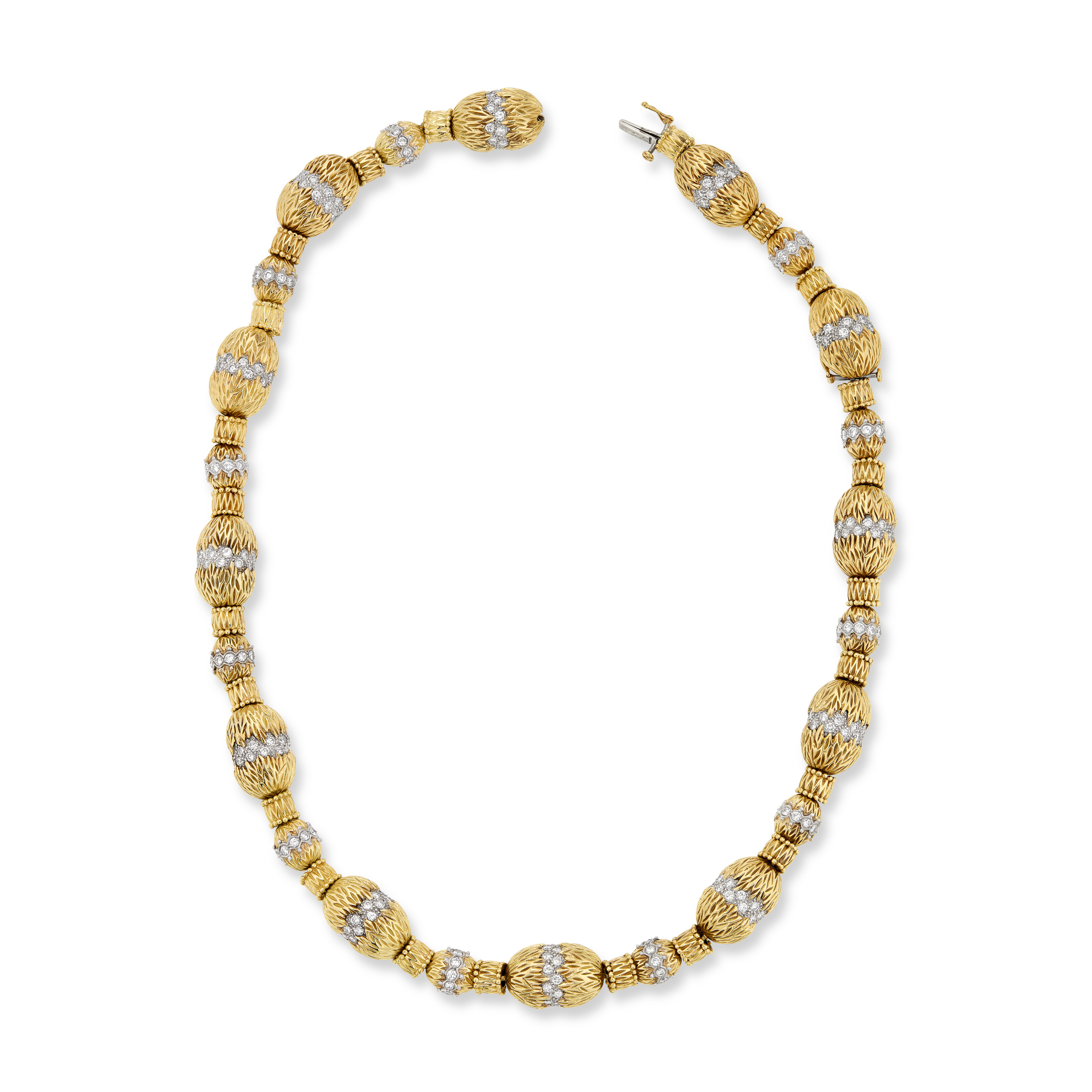 GOLD AND DIAMOND NECKLACE image 3