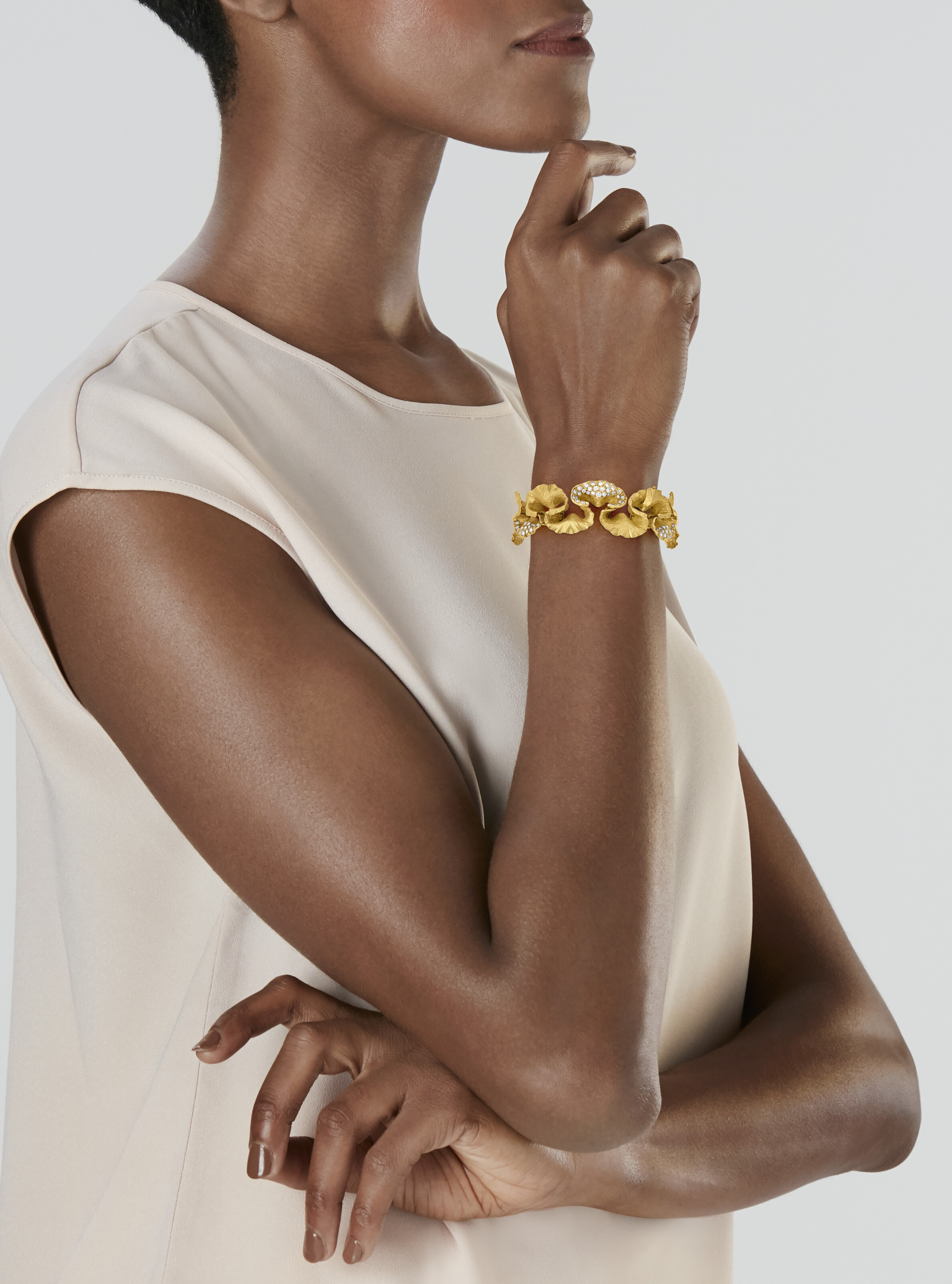 TIFFANY & CO. DIAMOND AND GOLD BRACELET image 2