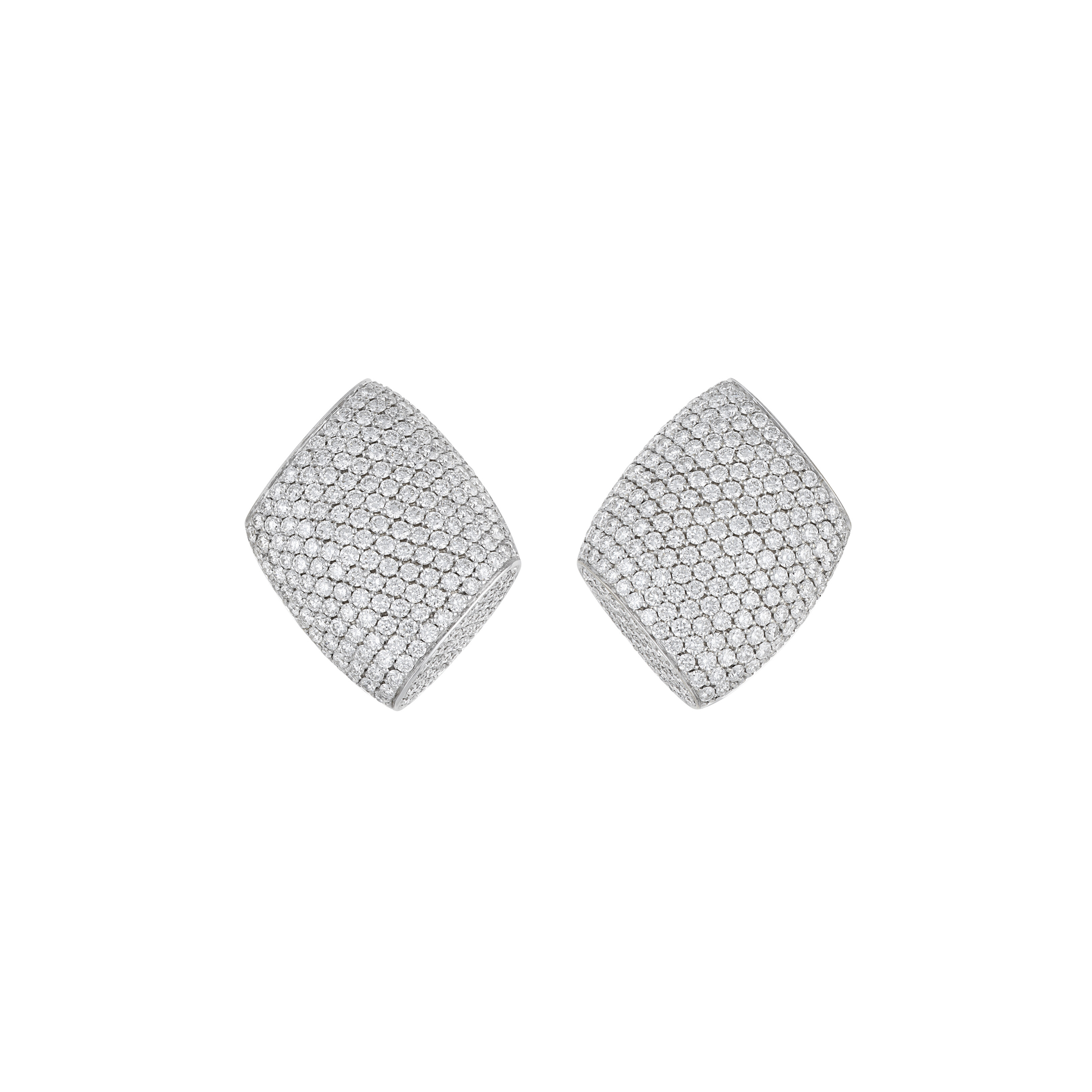 VHERNIER DIAMOND AND WHITE GOLD ‘SORPRESA’ BRACELET AND ‘VAGUE’ EARRINGS image 5