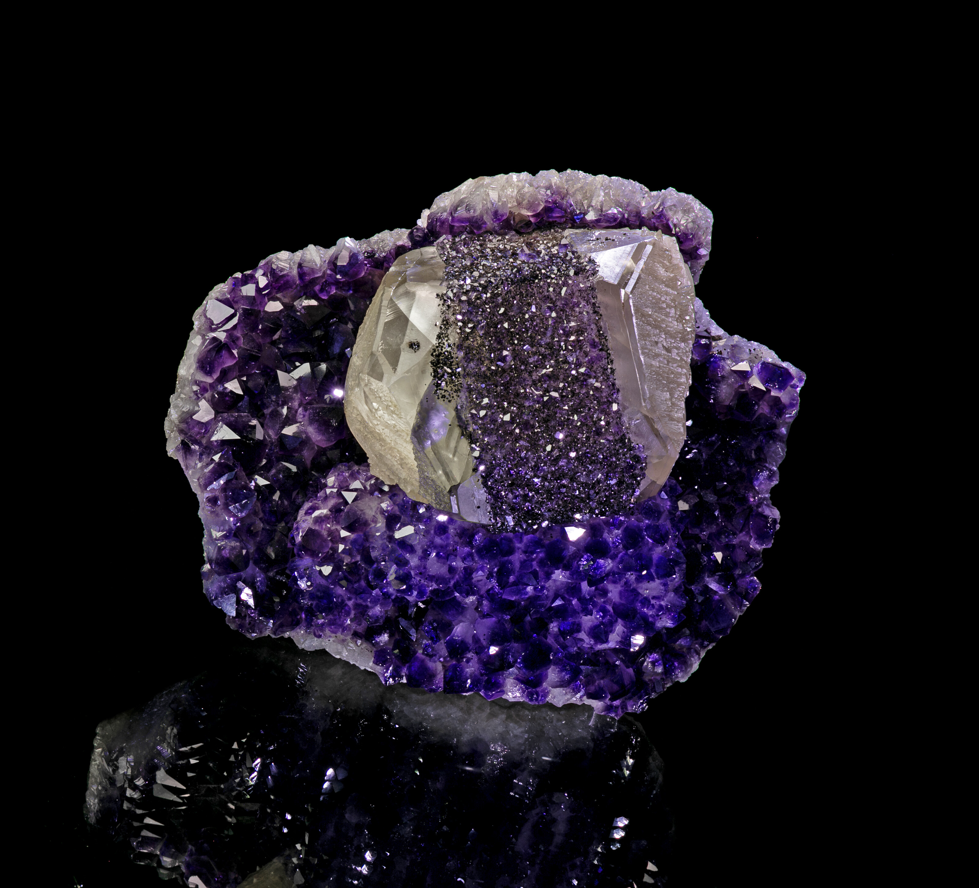 AMETHYST WITH CALCITE image 2