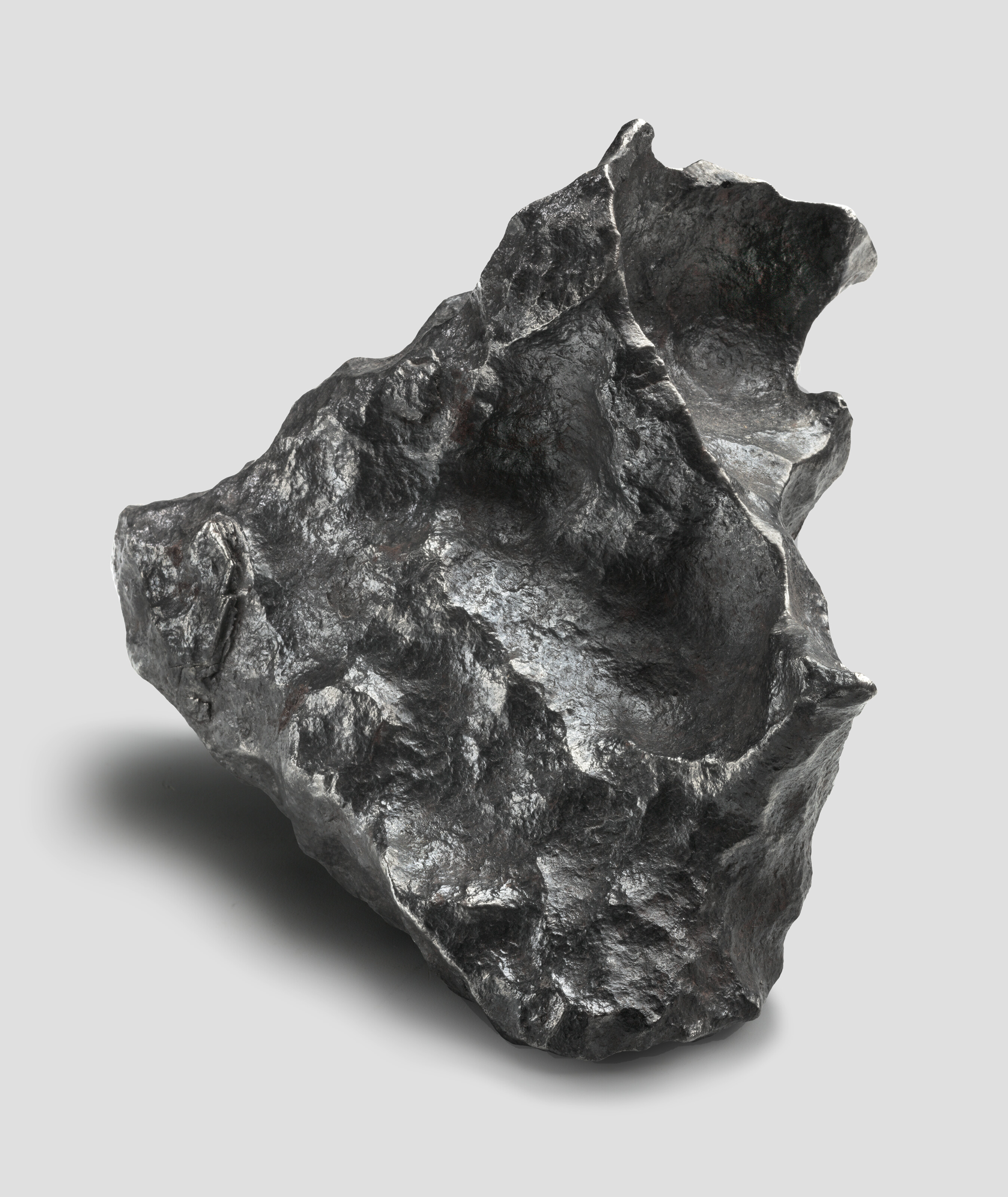 FINE SCULPTURAL GIBEON METEORITE