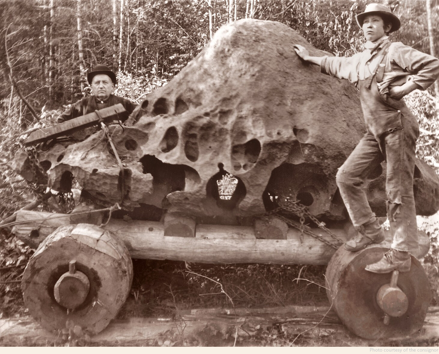 WILLAMETTE METEORITE — A COMPLETE SLICE OF THE MOST FAMOUS METEORITE IN THE WORLD image 2