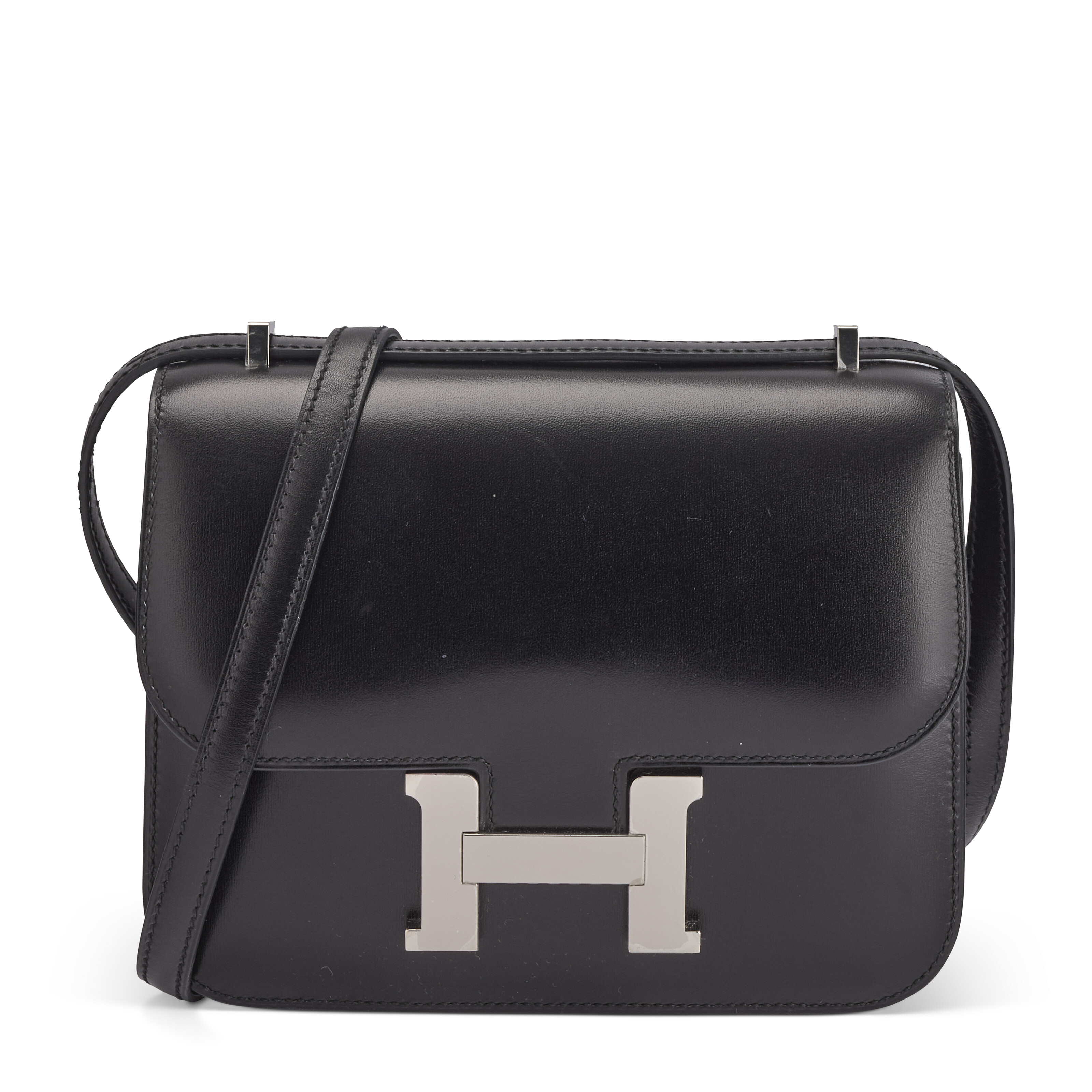 HERMÈS ブラック レザー ショルダーバッグ　箱無しです　海外インポート A BLACK CALF BOX LEATHER MINI CONSTANCE 18 WITH PALLADIUM HARDWARE