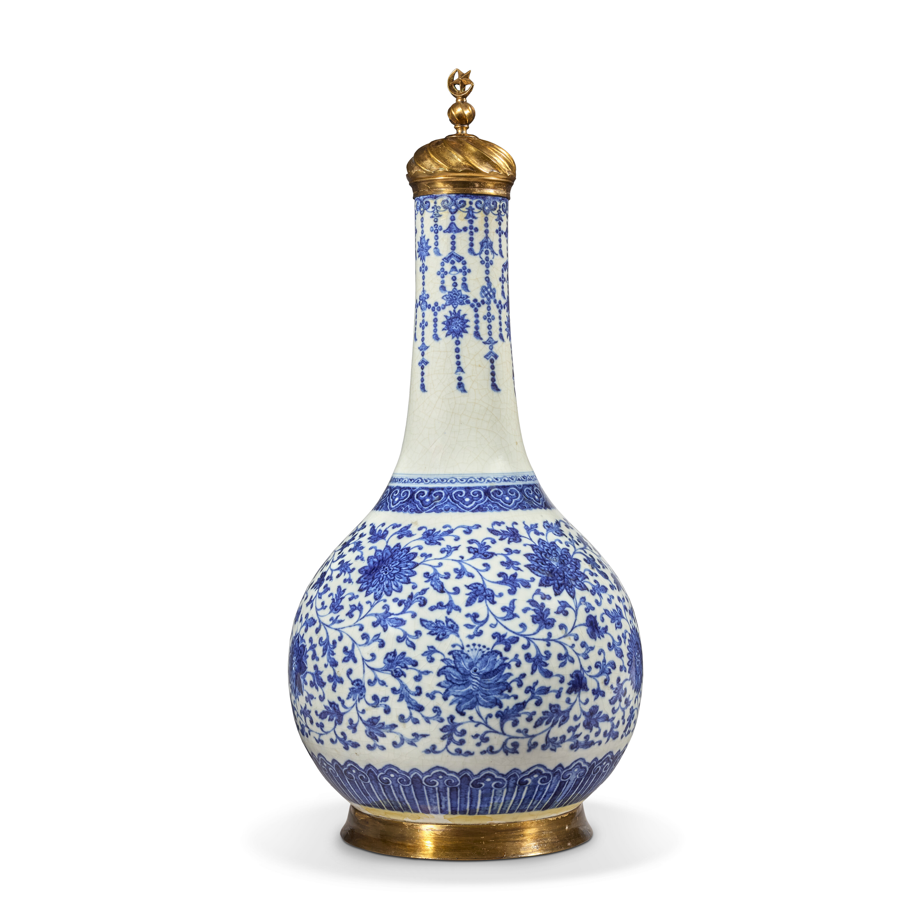 中国清時代青花纏枝蓮茶碗（大清乾隆年製）在銘 XG55-1