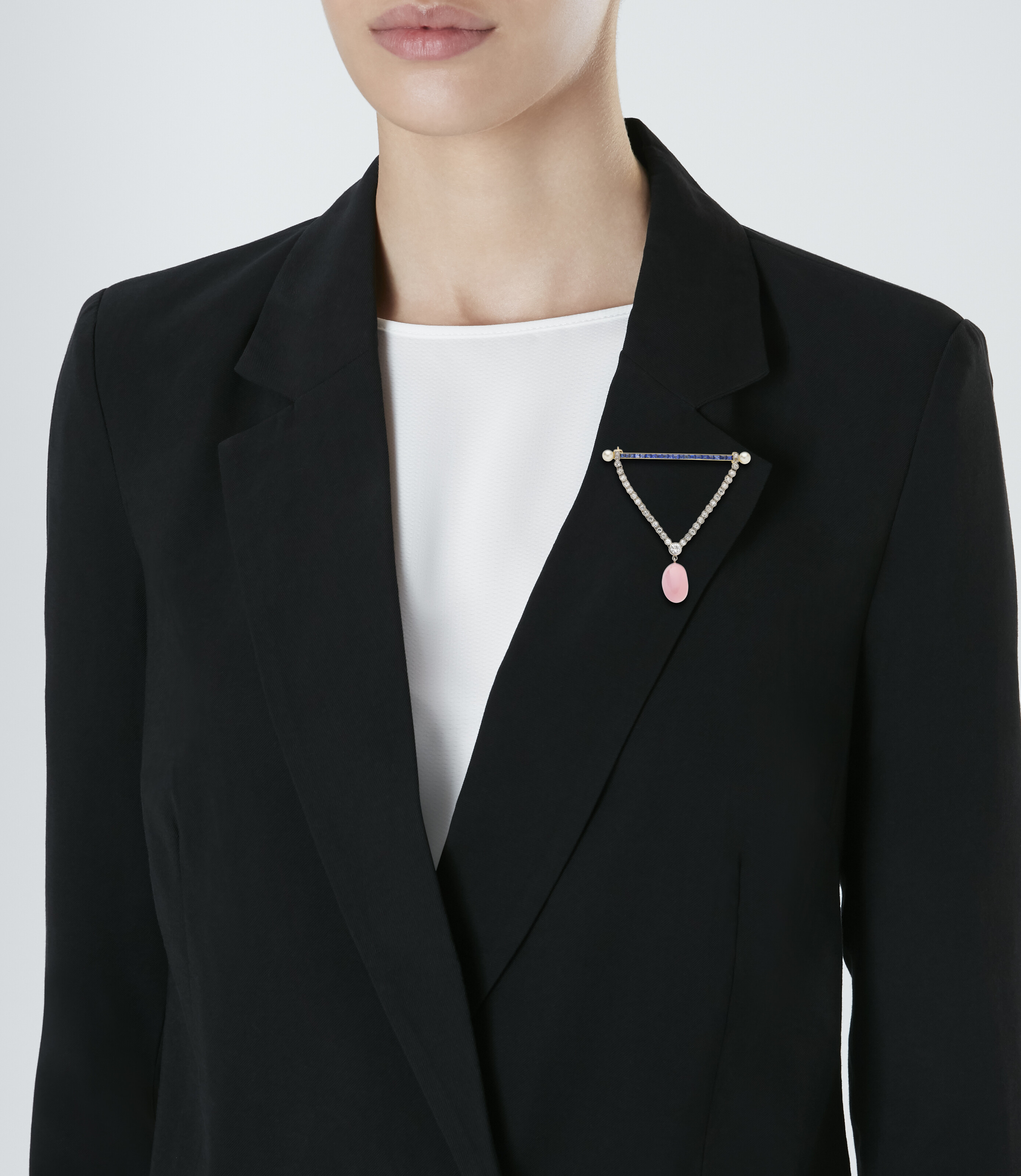 LACLOCHE FRÈRES BROCHE PERLE DE CONCHE, SAPHIRS, PERLES ET DIAMANTS DÉBUT DU XXe SIÈCLE image 3