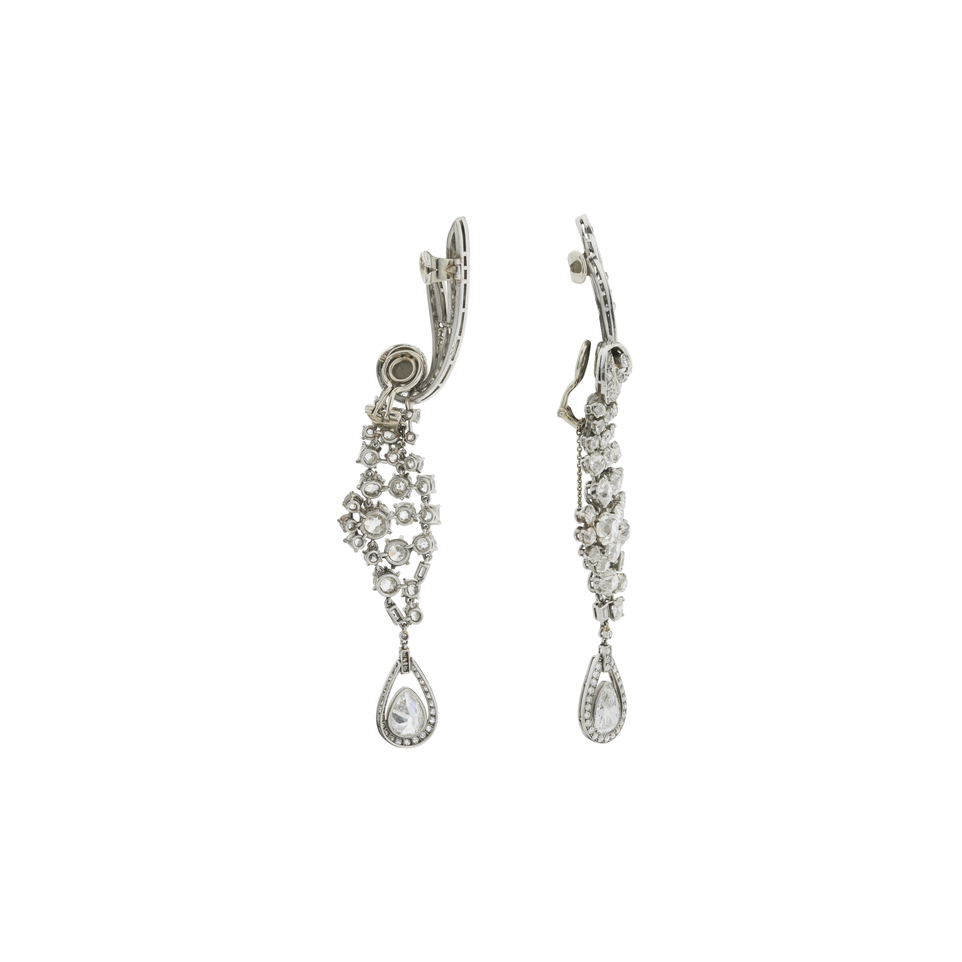 CHAUMET PAIRE DE BOUCLES D’OREILLES DIAMANTS image 2