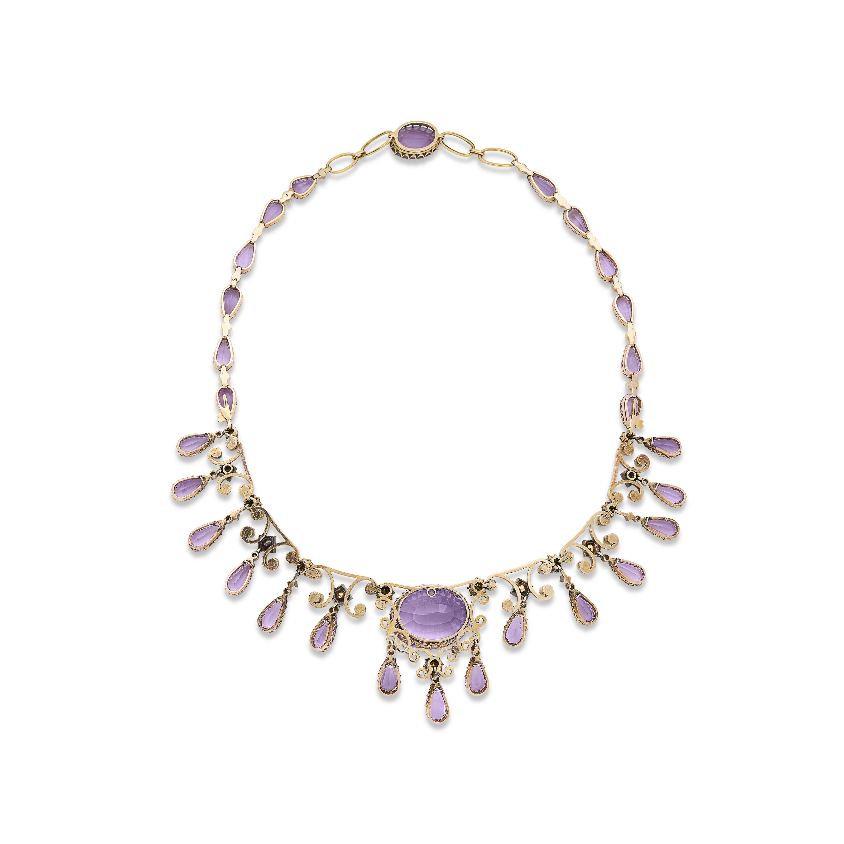COLLIER TRANSFORMABLE, BROCHE TRANSFORMABLE ET PAIRE DE BOUCLES D'OREILLES AMÉTHYSTES, PERLES ET DIAMANTS FIN DU XIXe SIÈCLE image 3