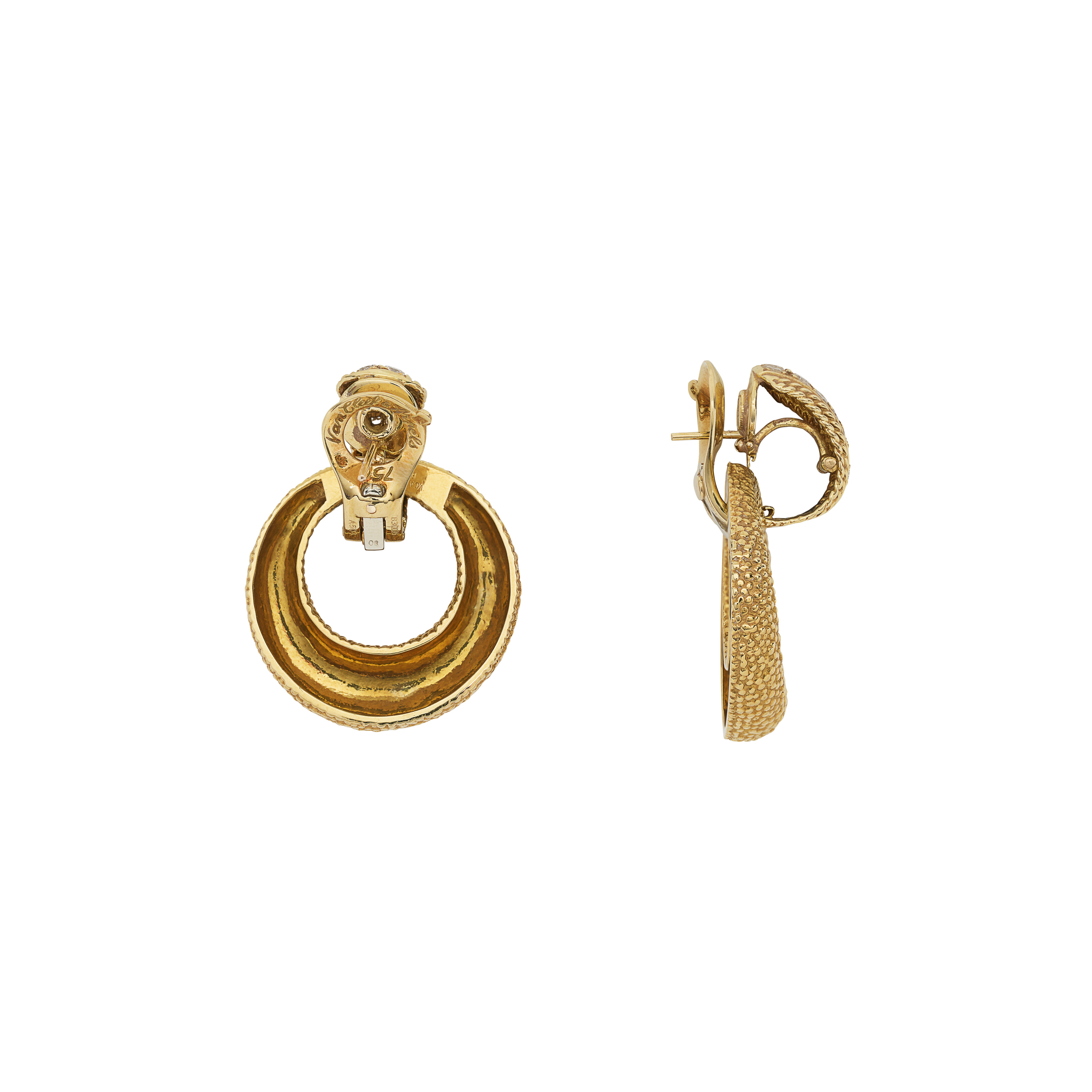 VAN CLEEF & ARPELS PAIRE DE BOUCLES D'OREILLES INTERCHANGEABLES PIERRES DE COULEURS, AMBRE, BOIS D'AMOURETTE, NACRE, DIAMANTS ET OR 'PHILIPPINE' image 4