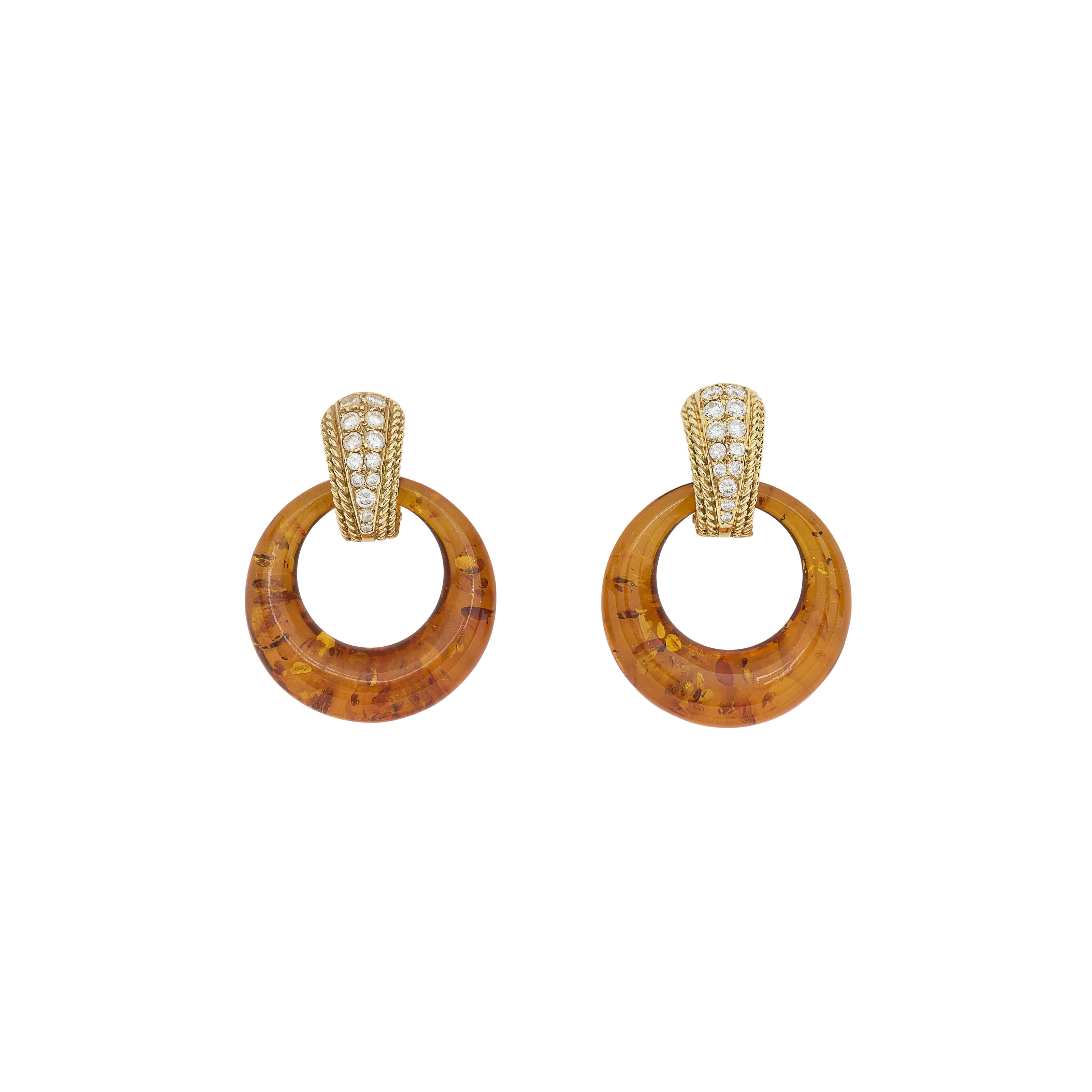 VAN CLEEF & ARPELS PAIRE DE BOUCLES D'OREILLES INTERCHANGEABLES PIERRES DE COULEURS, AMBRE, BOIS D'AMOURETTE, NACRE, DIAMANTS ET OR 'PHILIPPINE' image 7