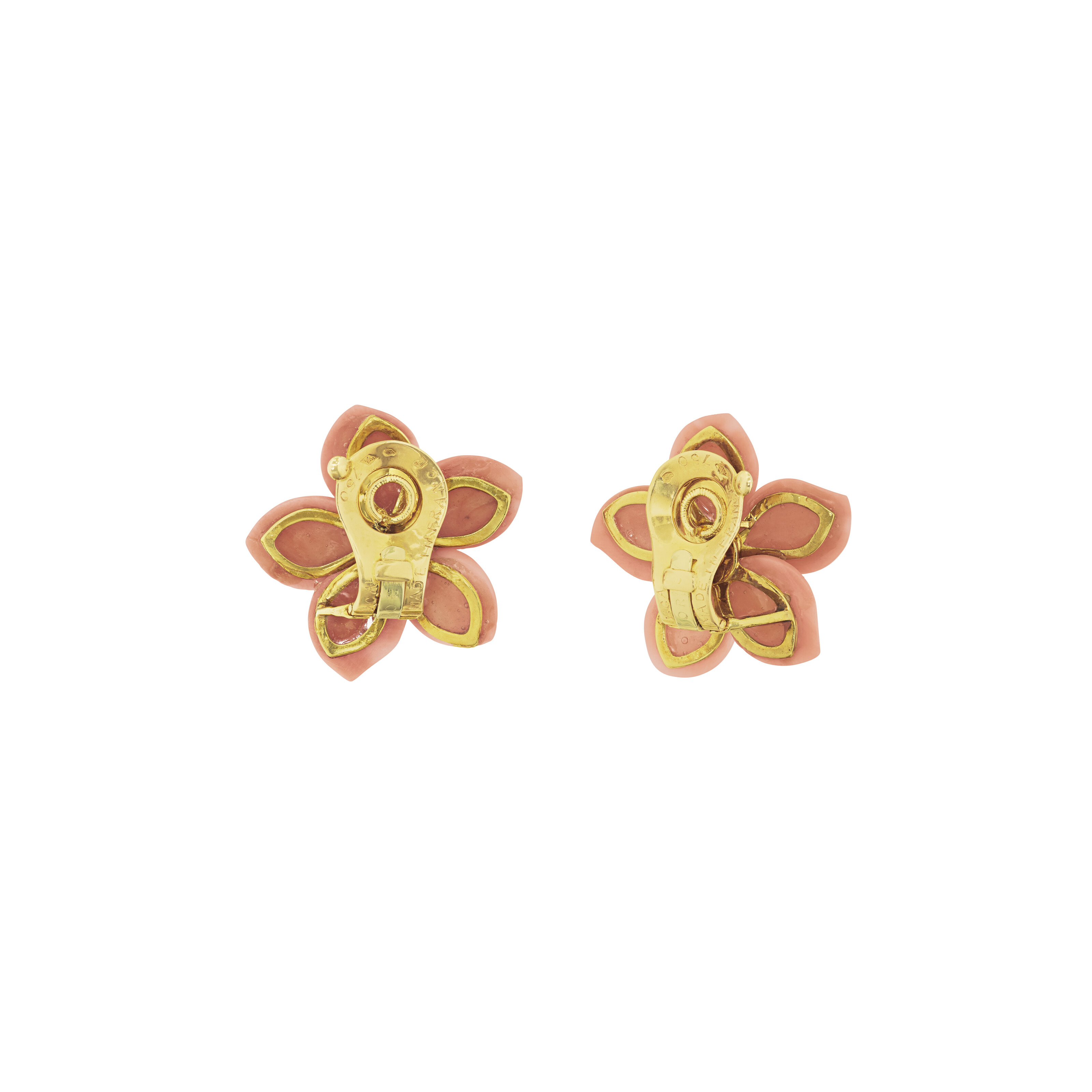 VAN CLEEF & ARPELS PAIRE DE BOUCLES D'OREILLES CORAIL ET DIAMANTS image 2