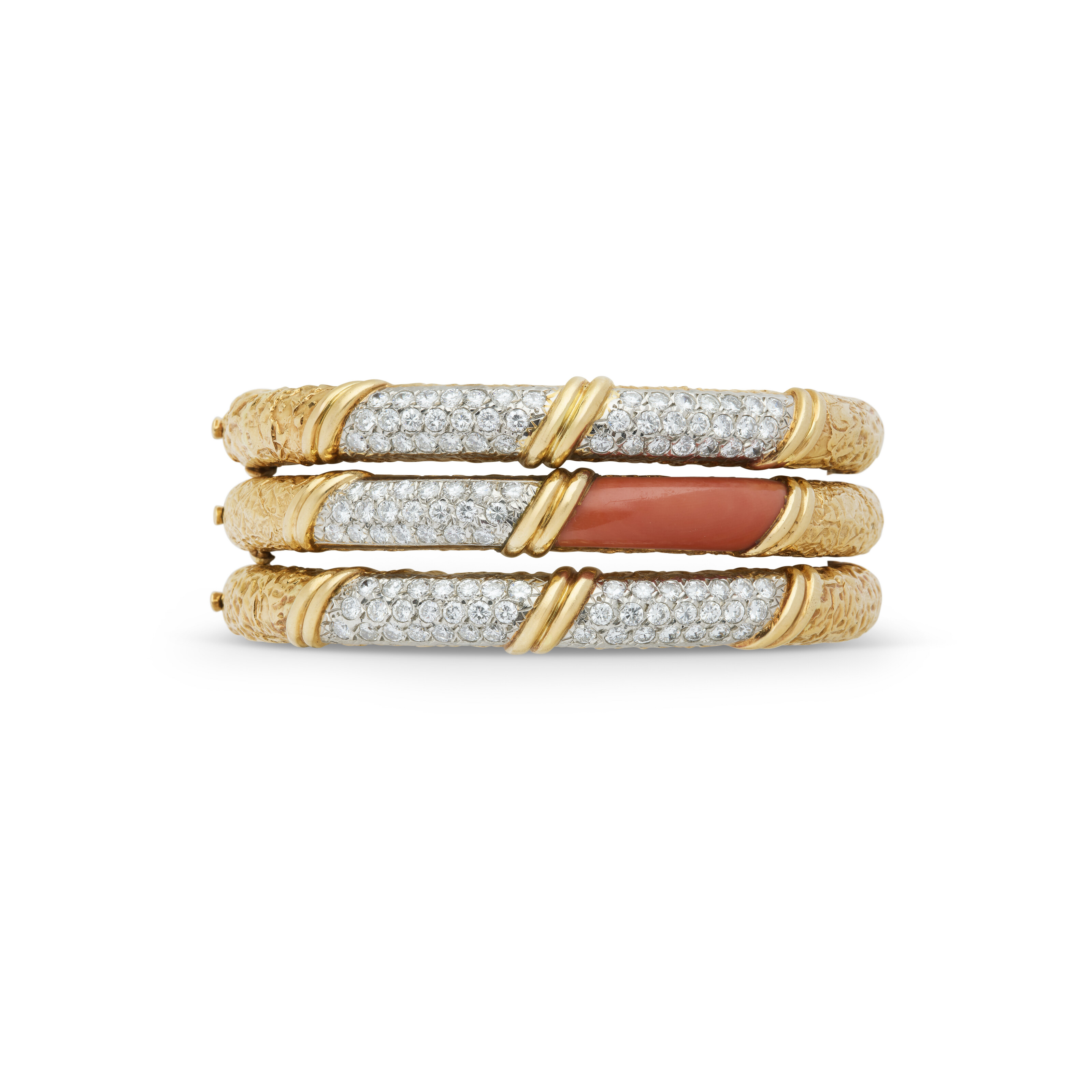 VAN CLEEF & ARPELS TROIS BRACELETS JONC CORAIL ET DIAMANTS image 8