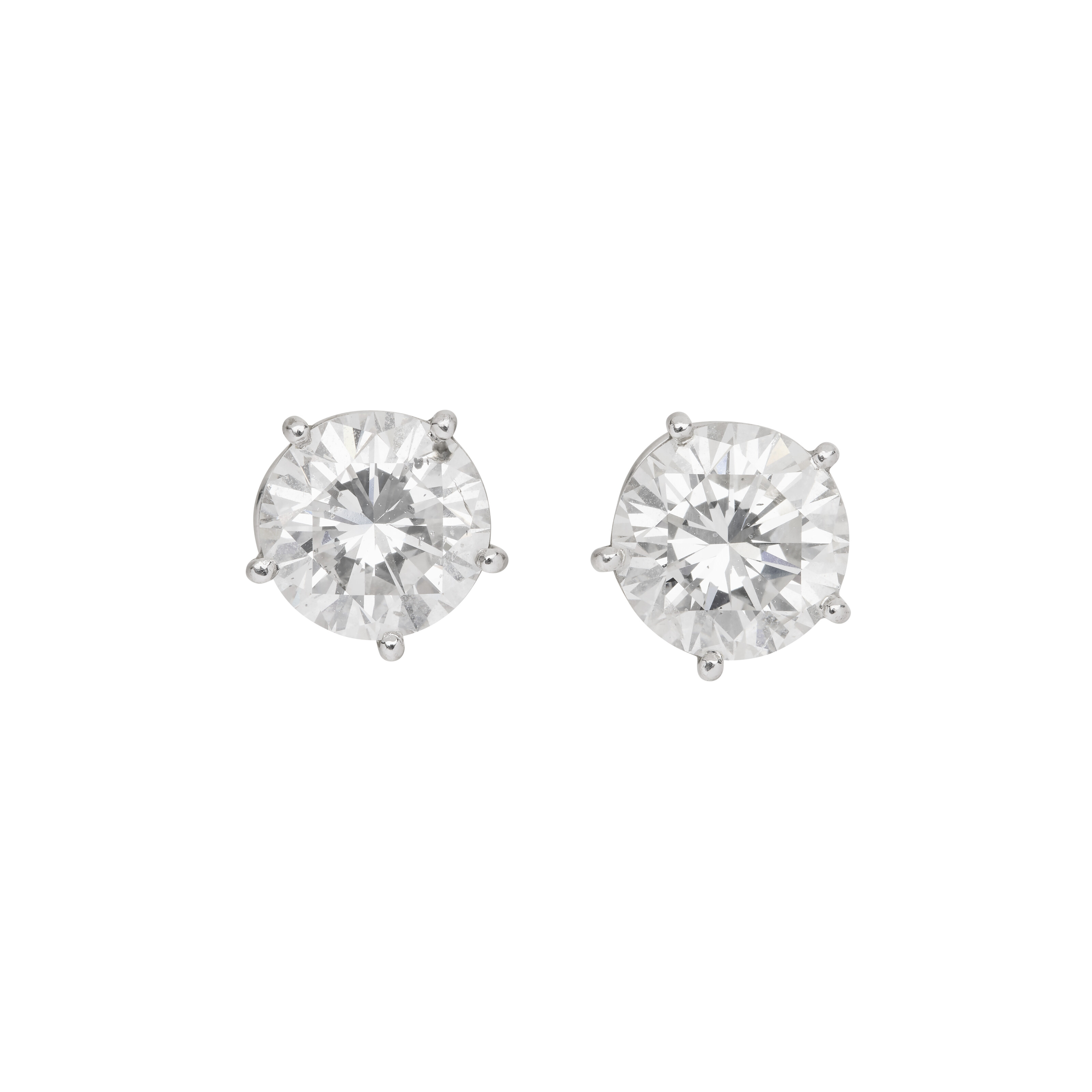 PAIRE DE BOUCLES D’OREILLES DIAMANTS