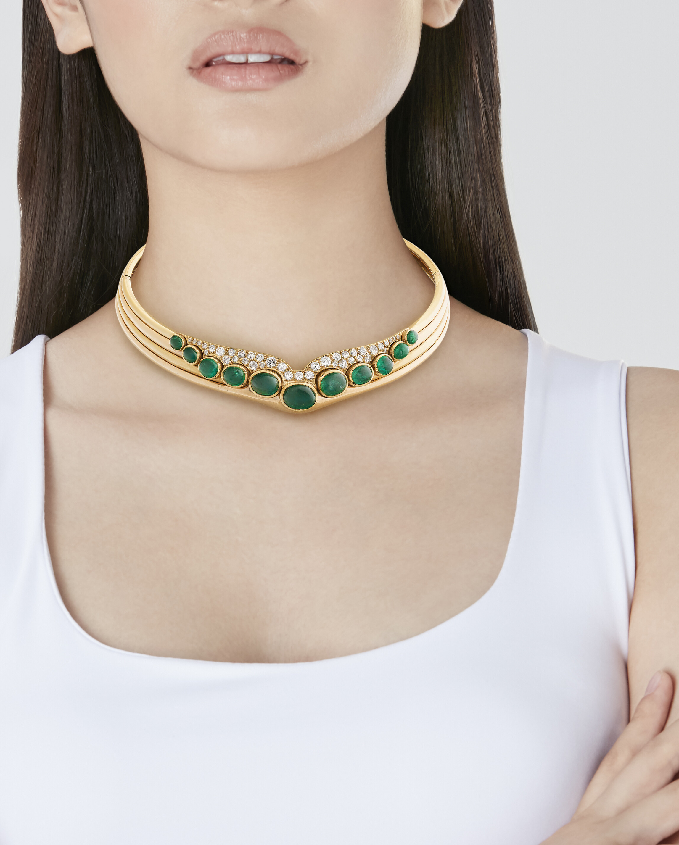 PIAGET MONTRE ÉMERAUDES ET DIAMANTS ACCOMPAGNÉE D'UNE PARURE ÉMERAUDES ET DIAMANTS NON SIGNÉE image 21