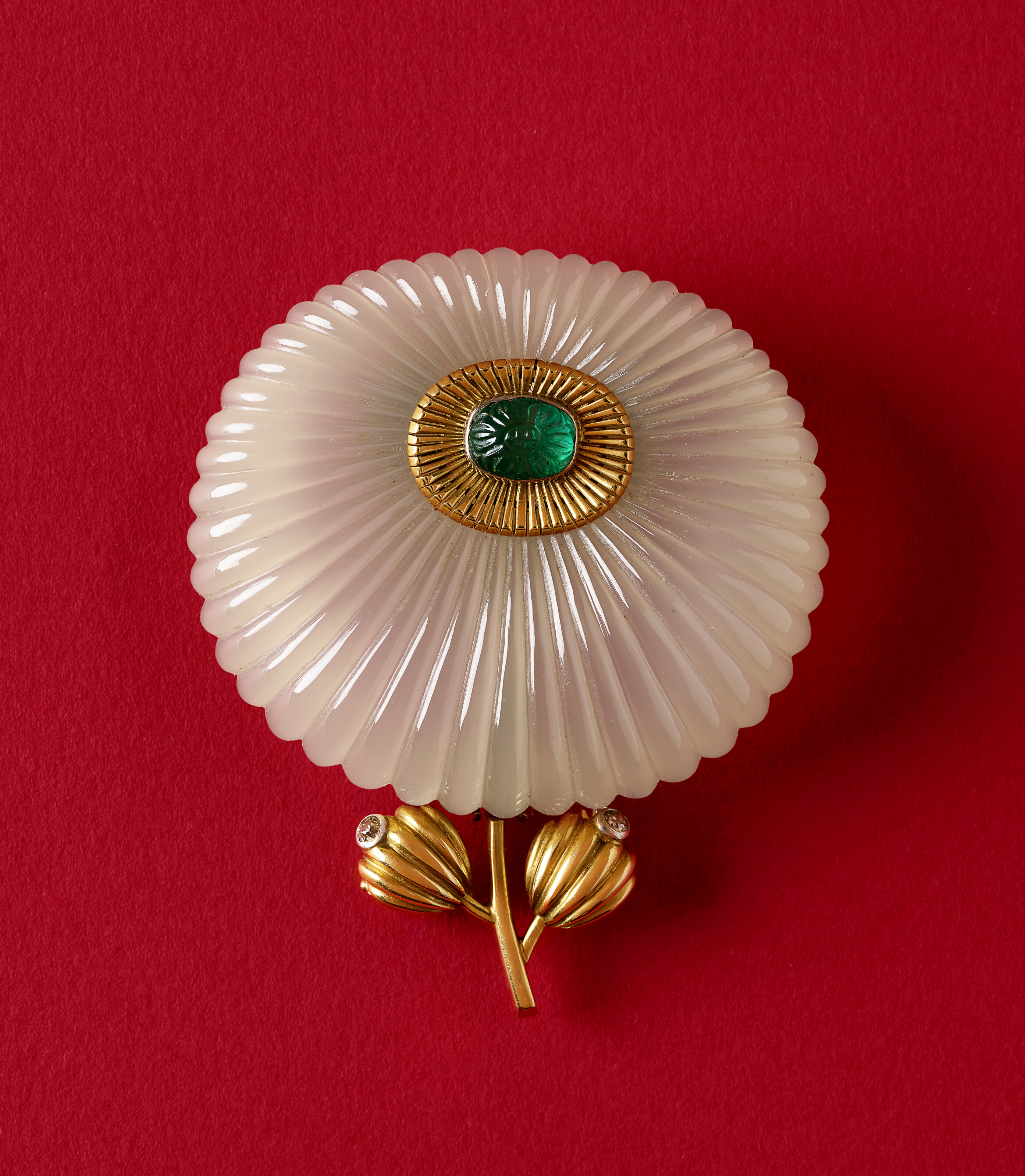 SUZANNE BELPERRON BROCHE CALCÉDOINE, ÉMERAUDE ET DIAMANTS 'FLEUR'
