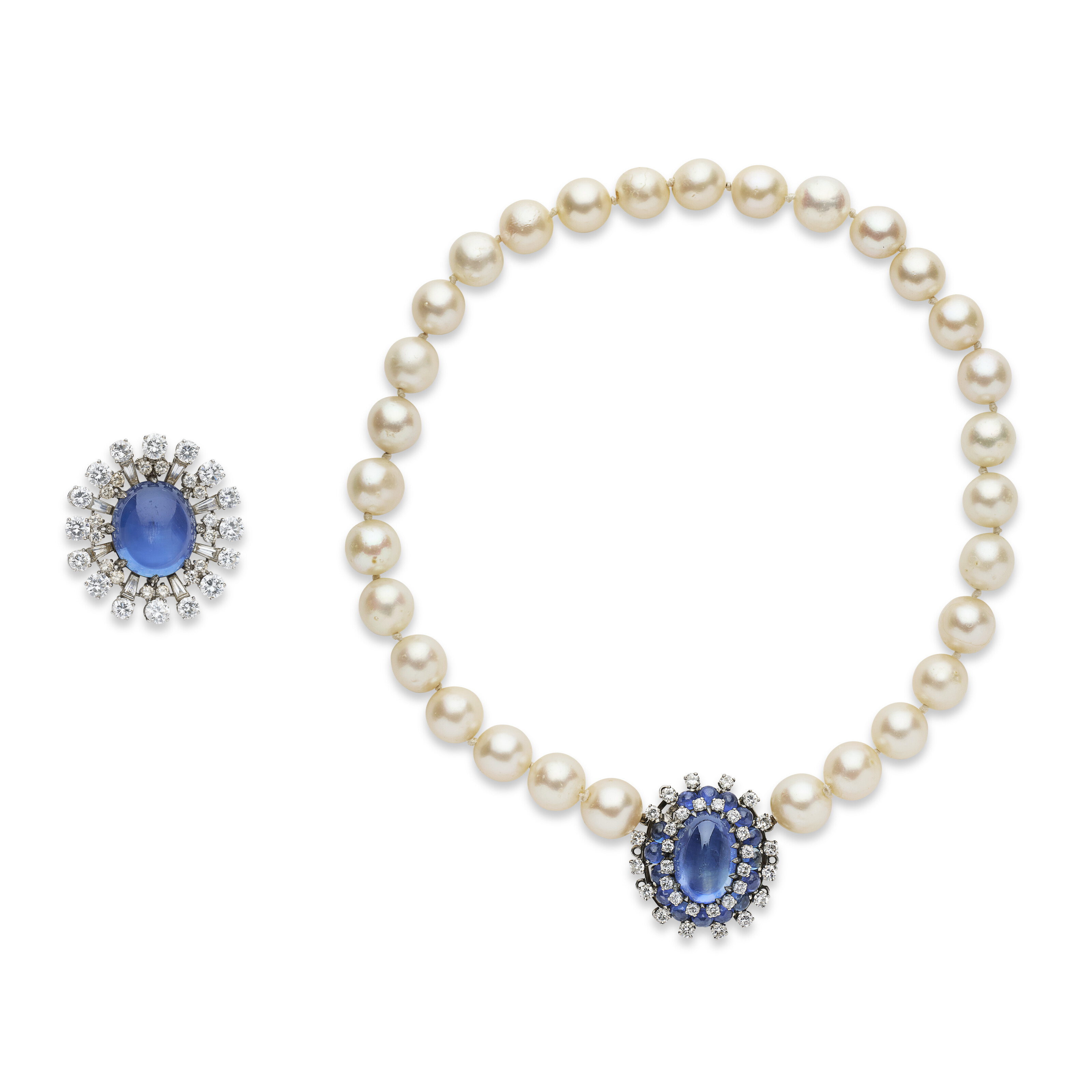 BULGARI BROCHE SAPHIR ET DIAMANTS ACCOMPAGNÉE D’UN COLLIER RAS-DE-COU PERLES DE CULTURE, SAPHIRS ET DIAMANTS NON SIGNÉ