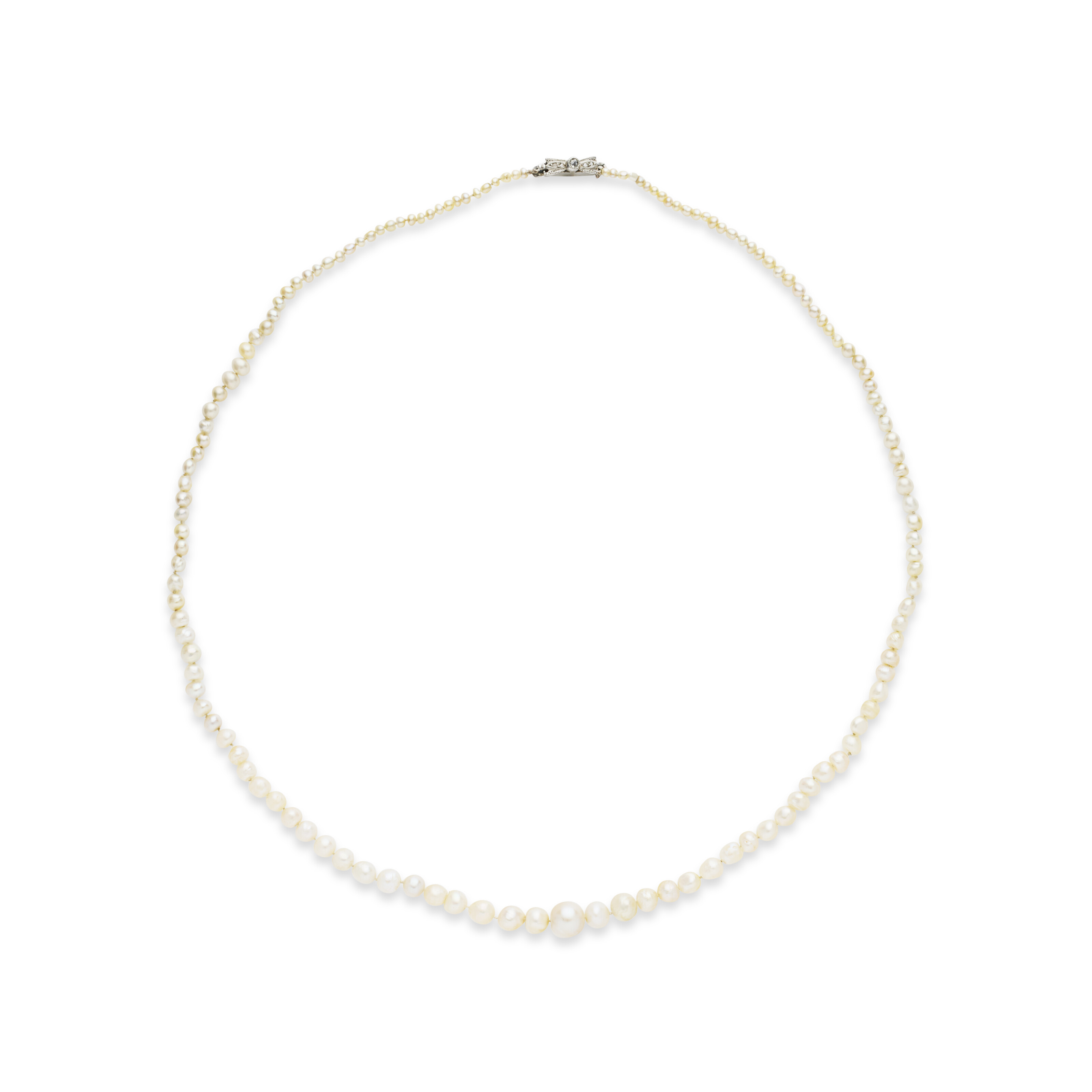 CINQ COLLIERS DE PERLES, ÉMERAUDE ET DIAMANTS image 2