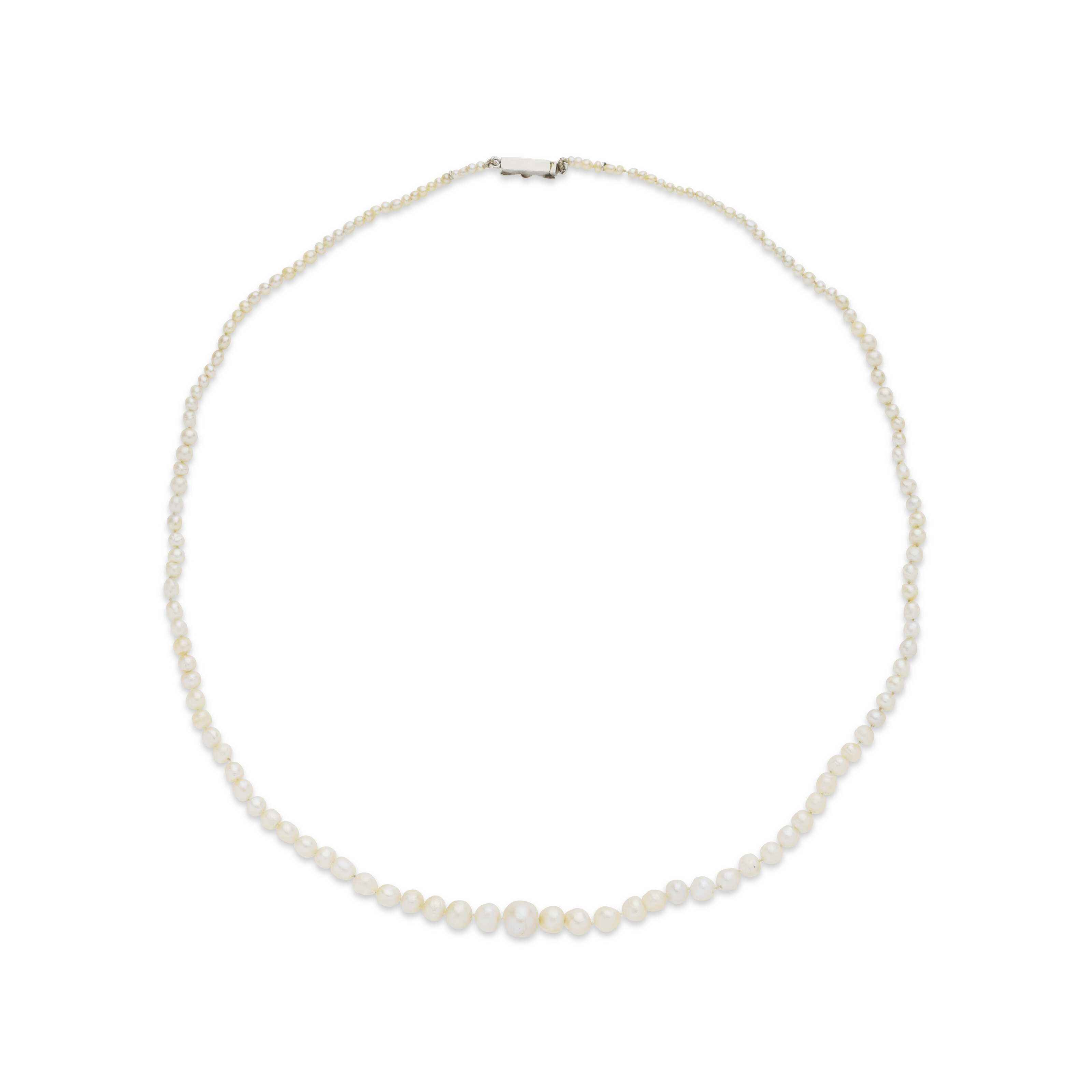 CINQ COLLIERS DE PERLES, ÉMERAUDE ET DIAMANTS image 4