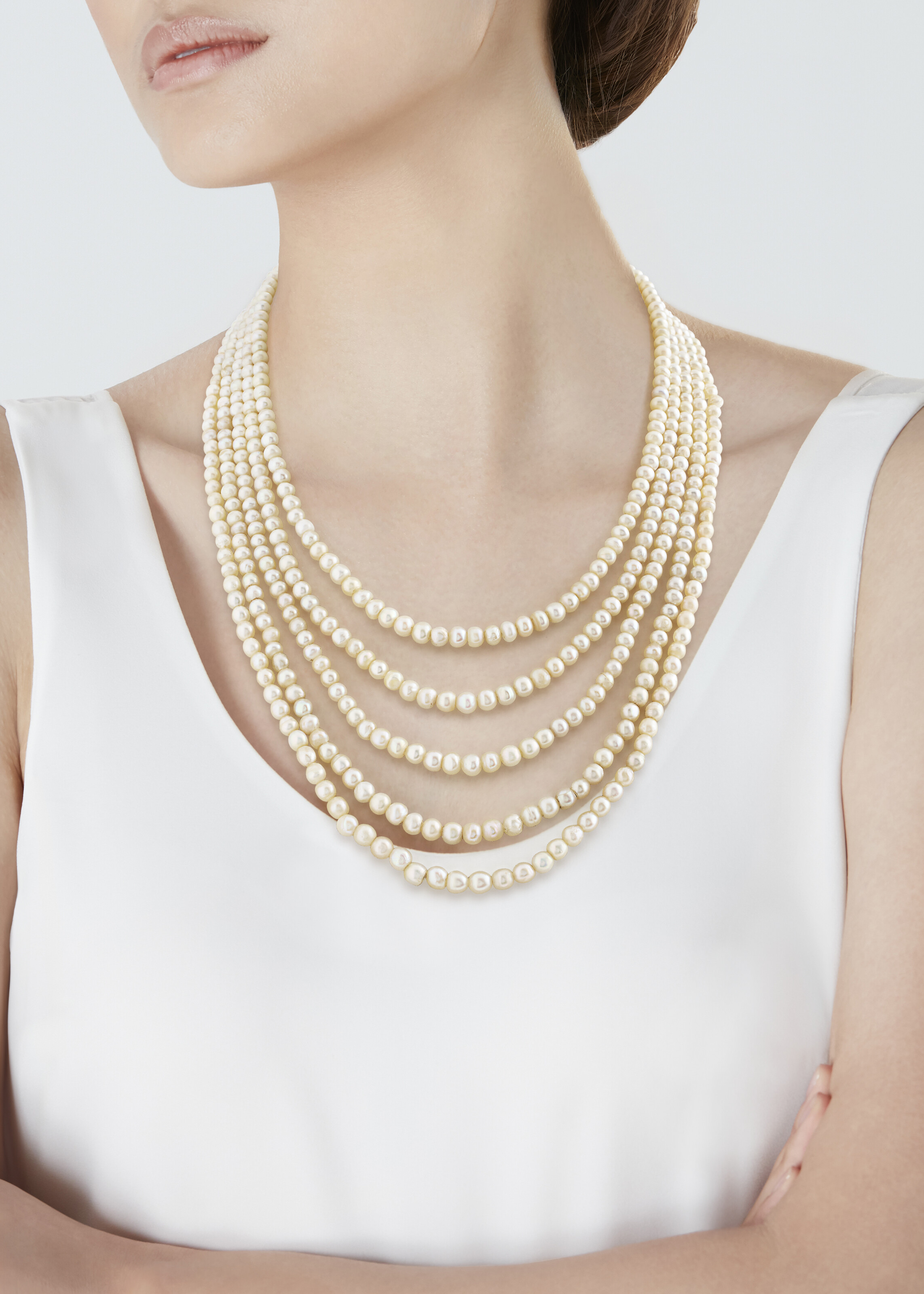 DEUX COLLIERS DE PERLES FINES ET PERLES DE CULTURE, RUBIS ET DIAMANTS image 11