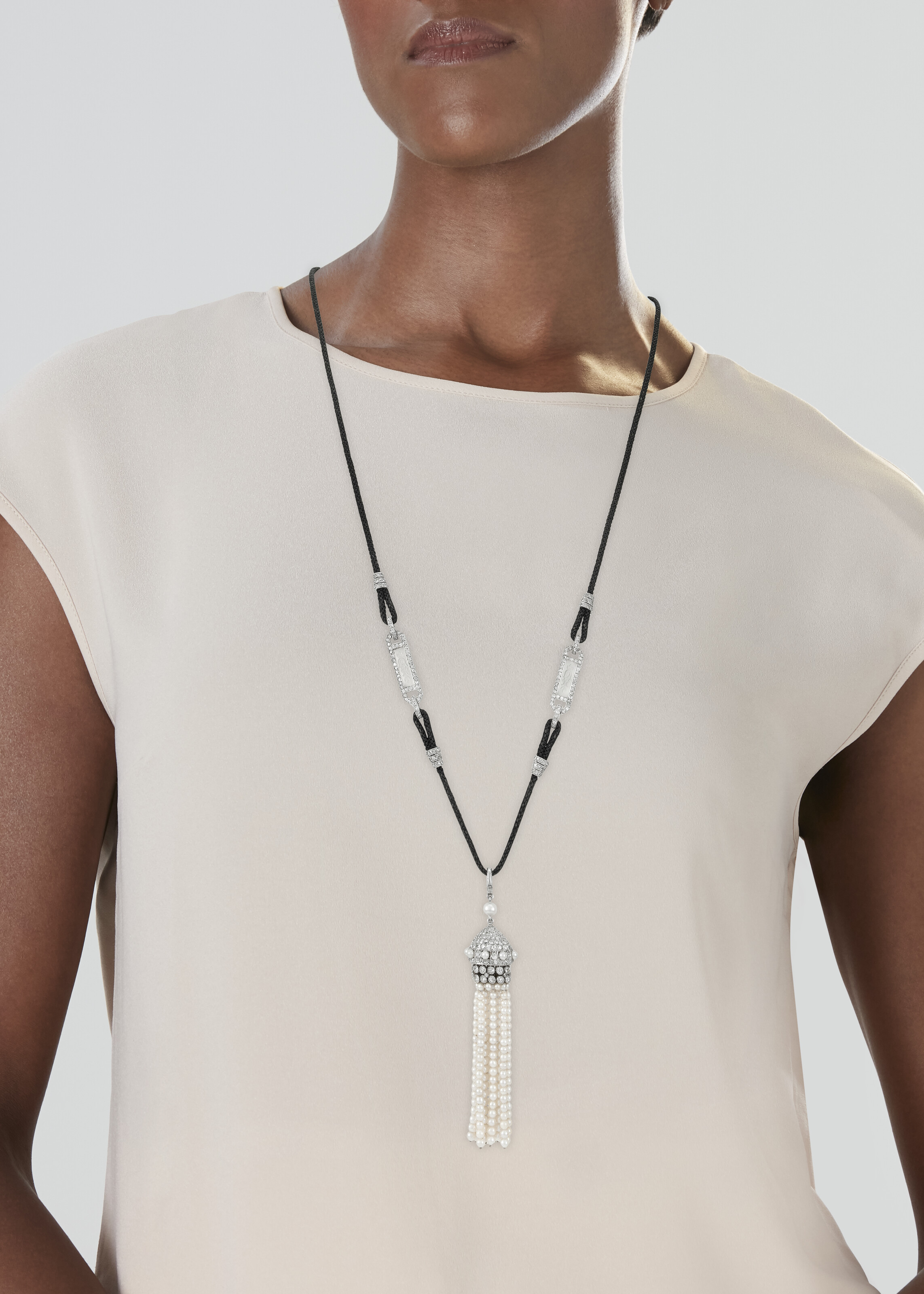 CARTIER COLLIER CRISTAL DE ROCHE ET DIAMANTS ACCOMPAGNÉ D'UN PENDENTIF NON SIGNÉ PERLES DE SEMENCE ET DIAMANTS DÉBUT DU XXe SIÈCLE image 5