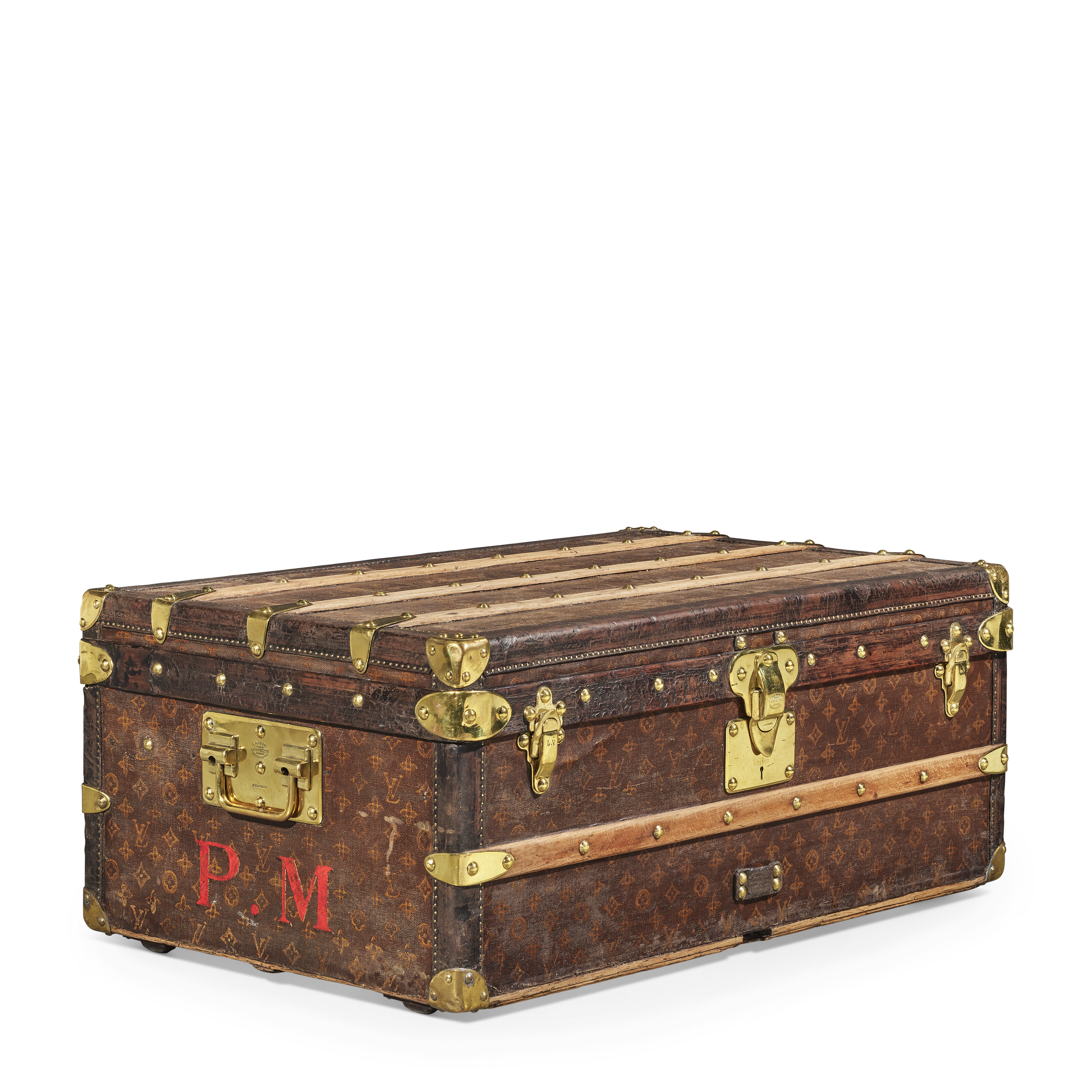 A BLACK VUITTONITE HUNTING RIFLE TRUNK WITH BRASS HARDWARE, LOUIS