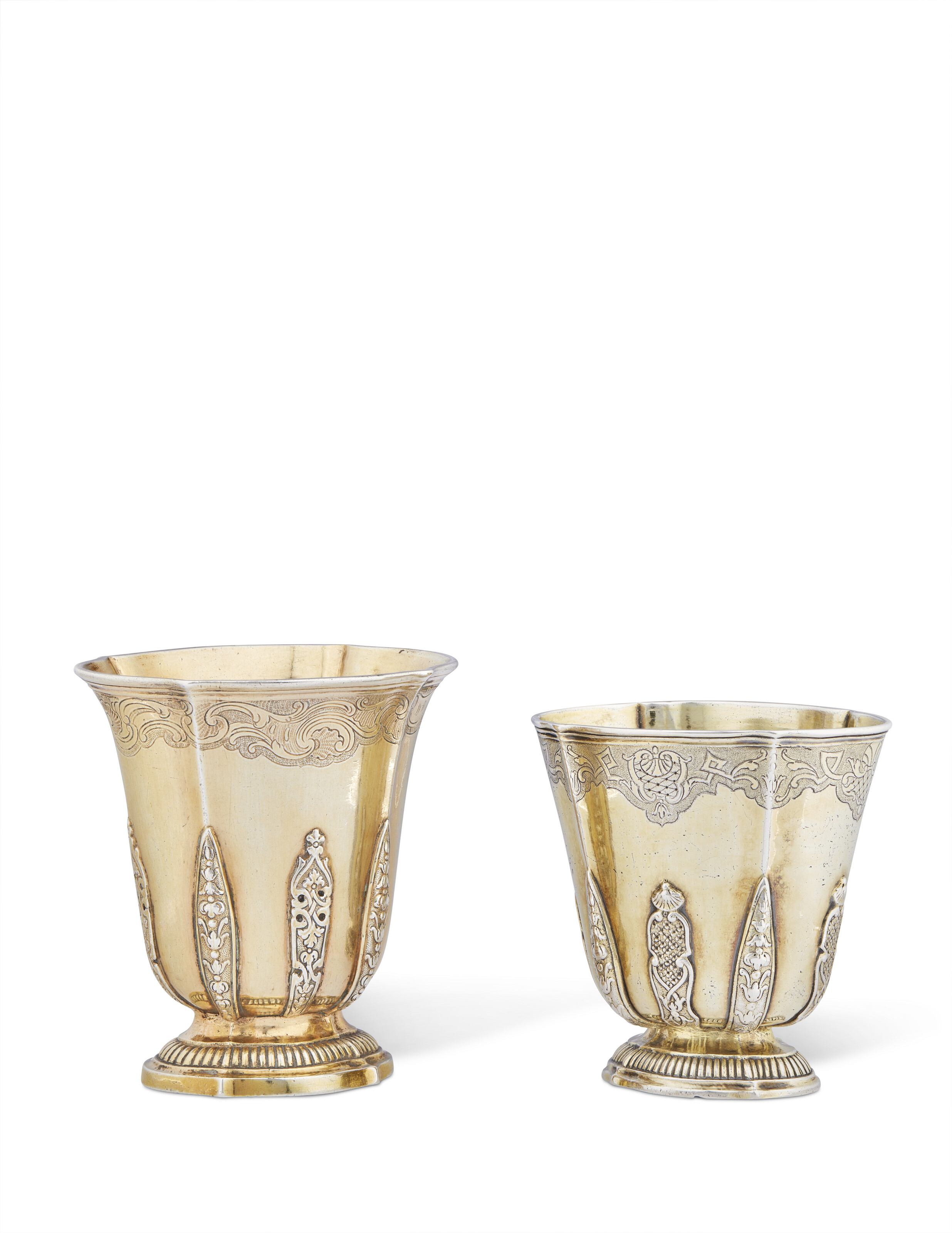 DEUX TIMBALES EN VERMEIL D'ÉPOQUE LOUIS XV