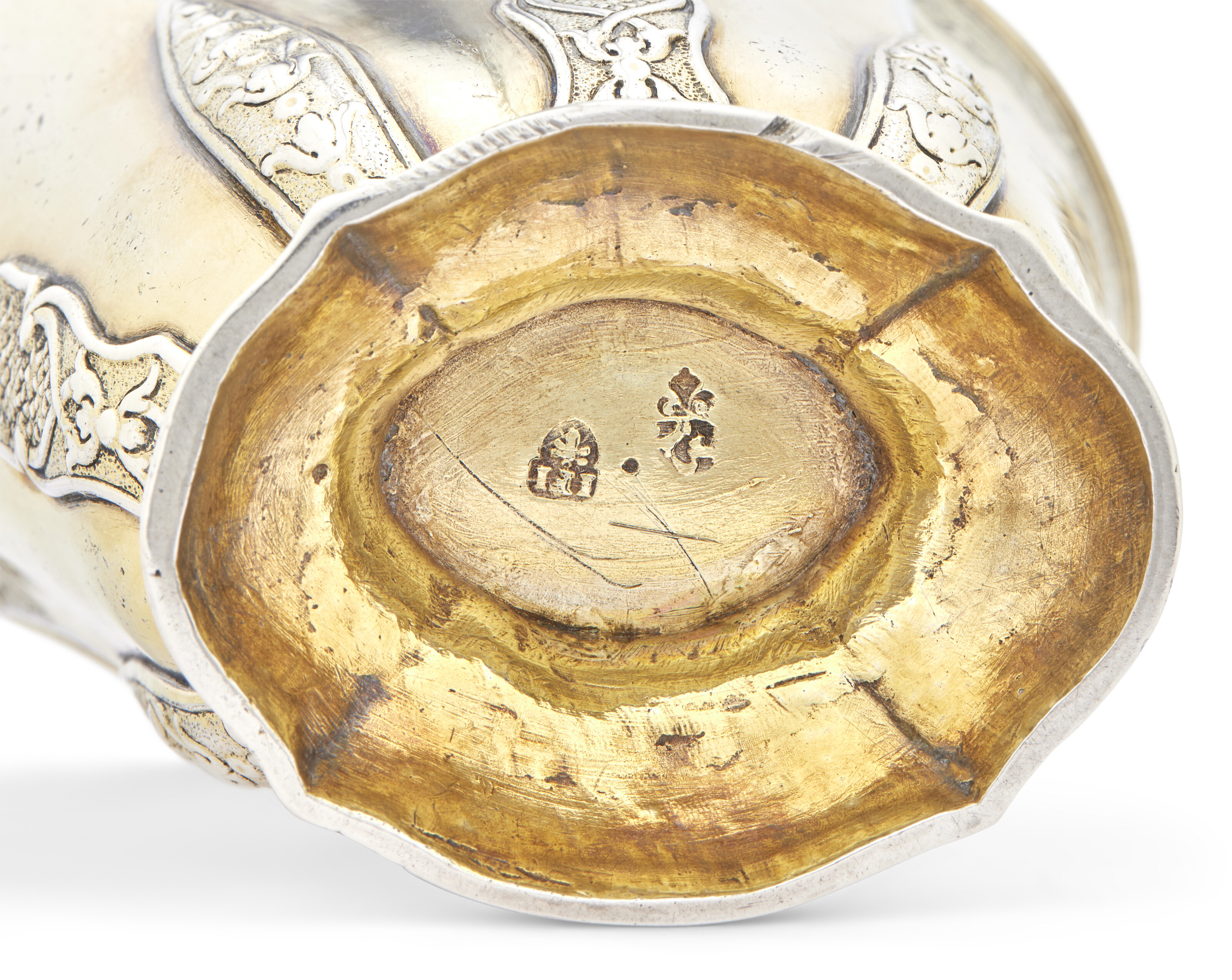 DEUX TIMBALES EN VERMEIL D'ÉPOQUE LOUIS XV image 2