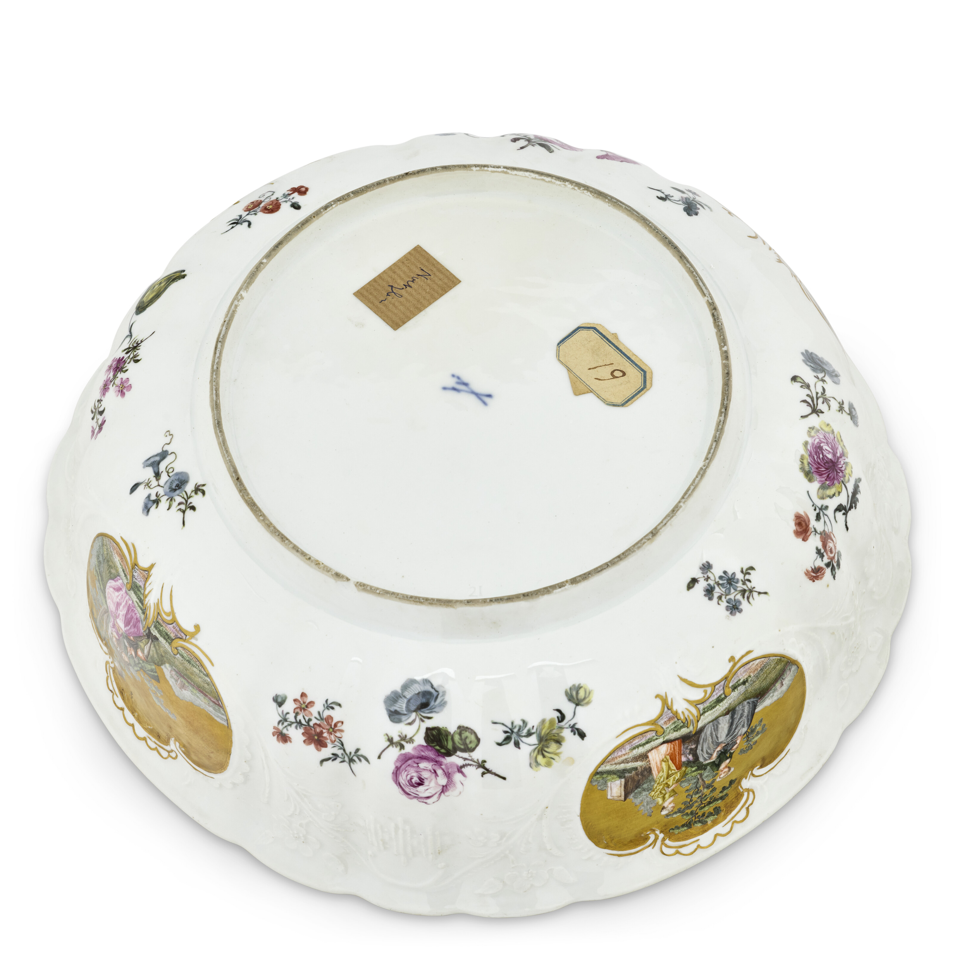 POT À EAU COUVERT ET SON BASSIN CIRCULAIRE EN PORCELAINE DE MEISSEN DU XVIIIE SIÈCLE image 8