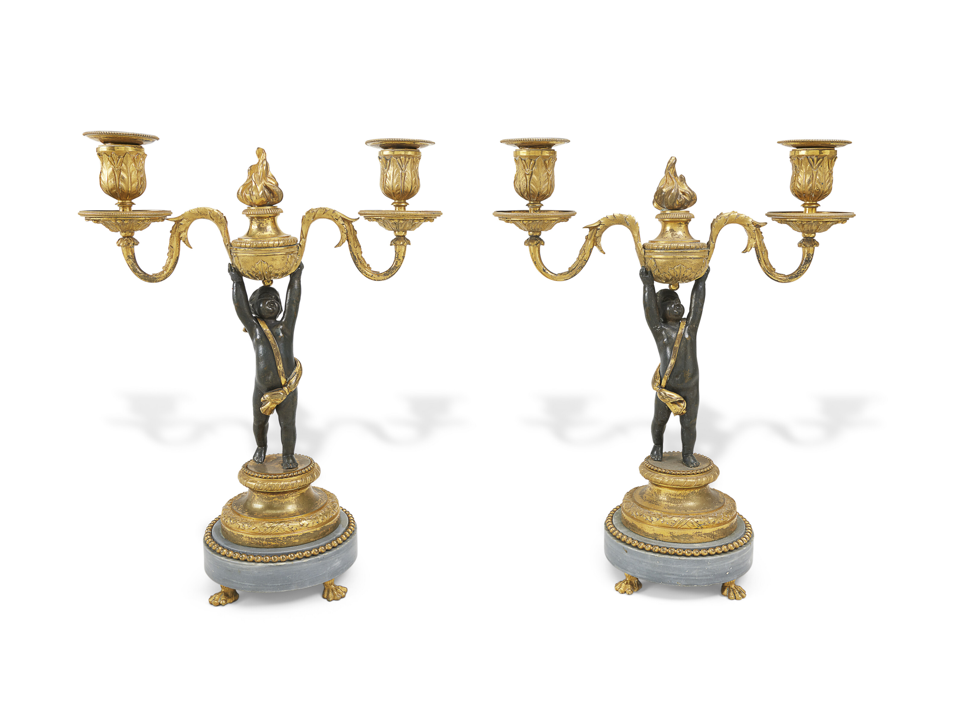 PAIRE DE CANDÉLABRES DU DEUXIÈME QUART DU XIXE SIÈCLE