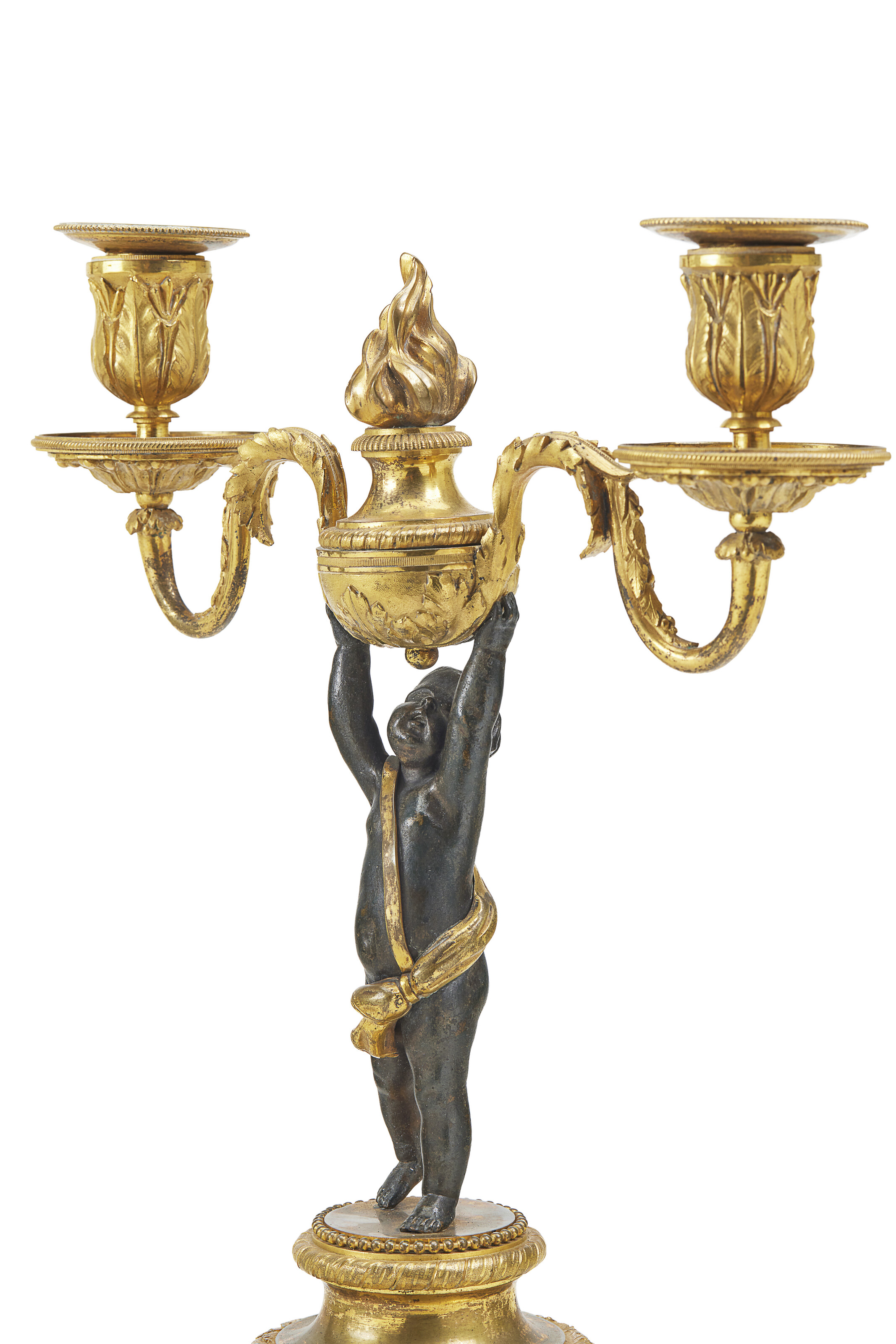 PAIRE DE CANDÉLABRES DU DEUXIÈME QUART DU XIXE SIÈCLE image 2