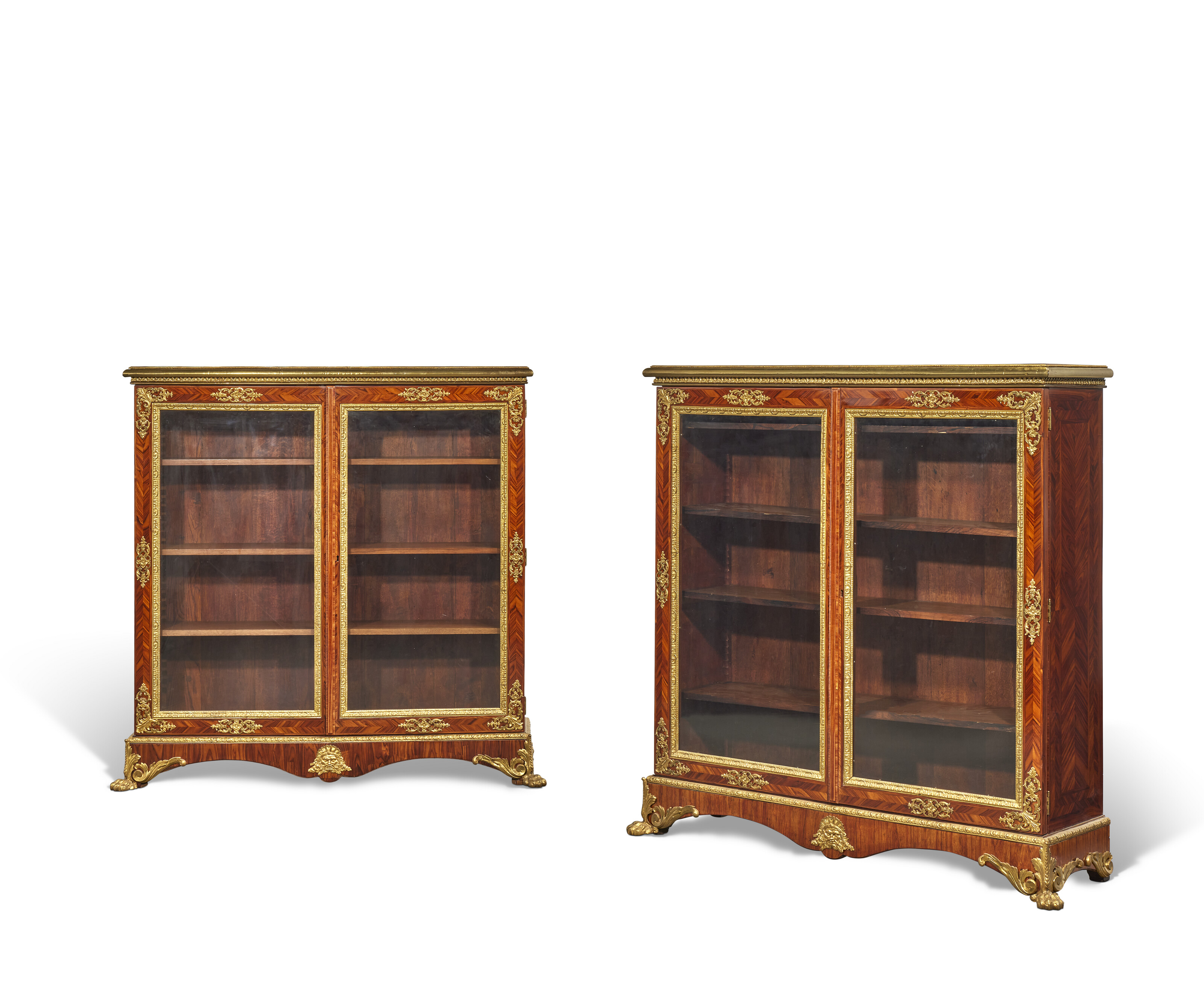 PAIRE DE BIBLIOTHÈQUES D'ÉPOQUE RÉGENCE