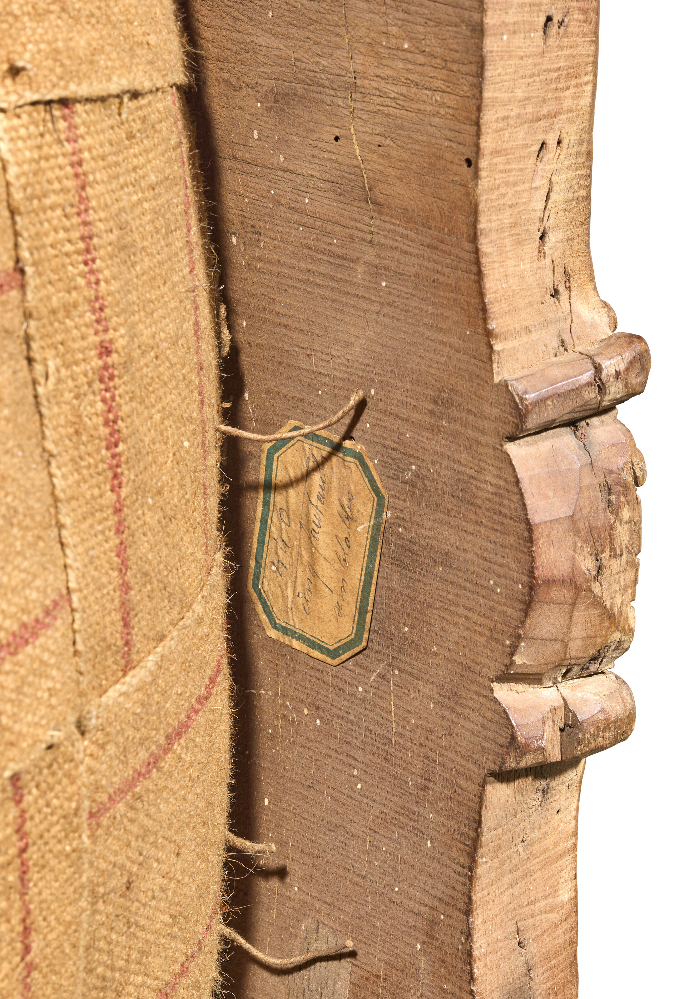 MOBILIER DE SALON COMPRENANT UN CANAPÉ ET QUATRE FAUTEUILS À LA REINE D'ÉPOQUE LOUIS XV image 7