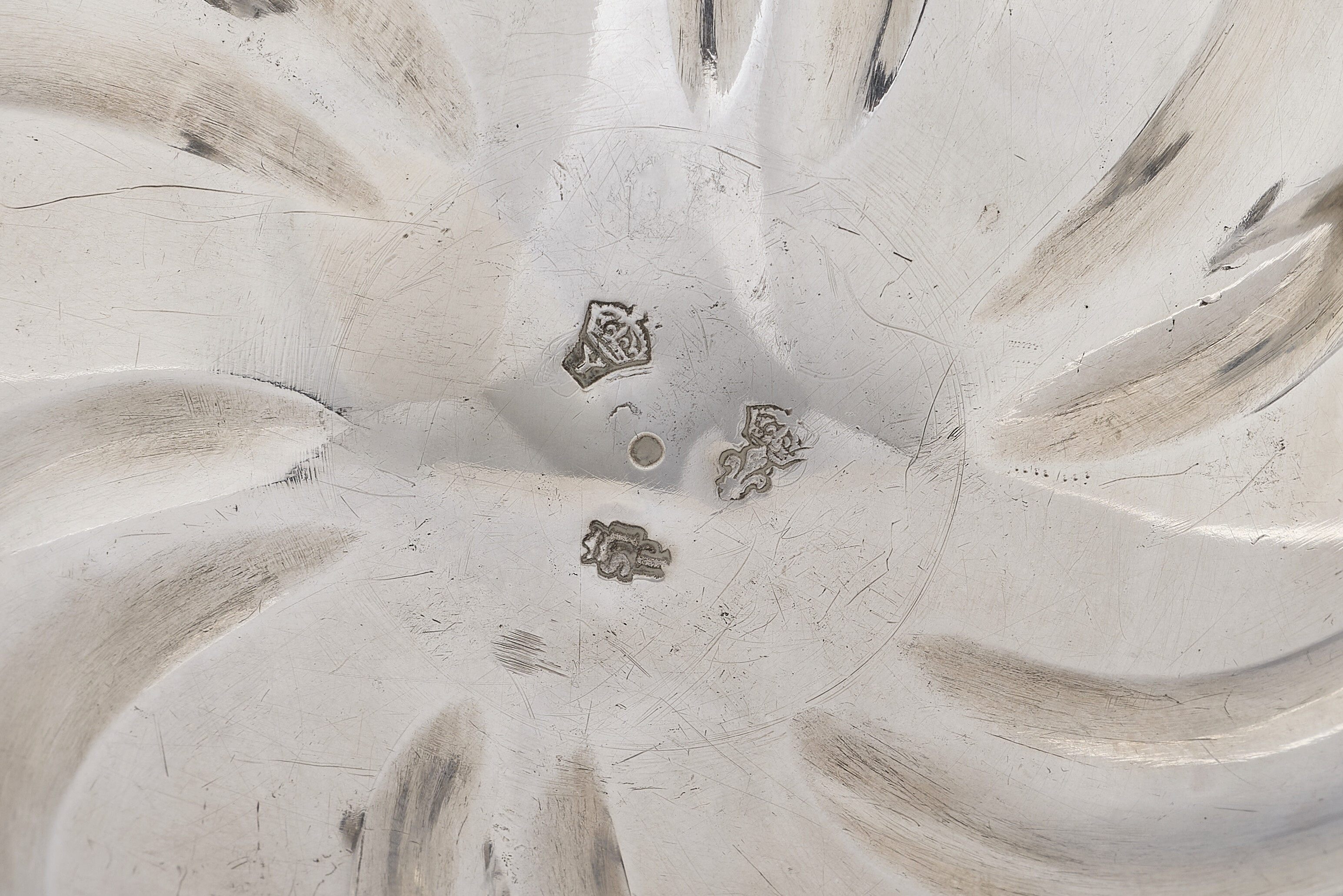 THÉIÈRE ET CAFETIÈRE EN ARGENT D'ÉPOQUE LOUIS XV image 4