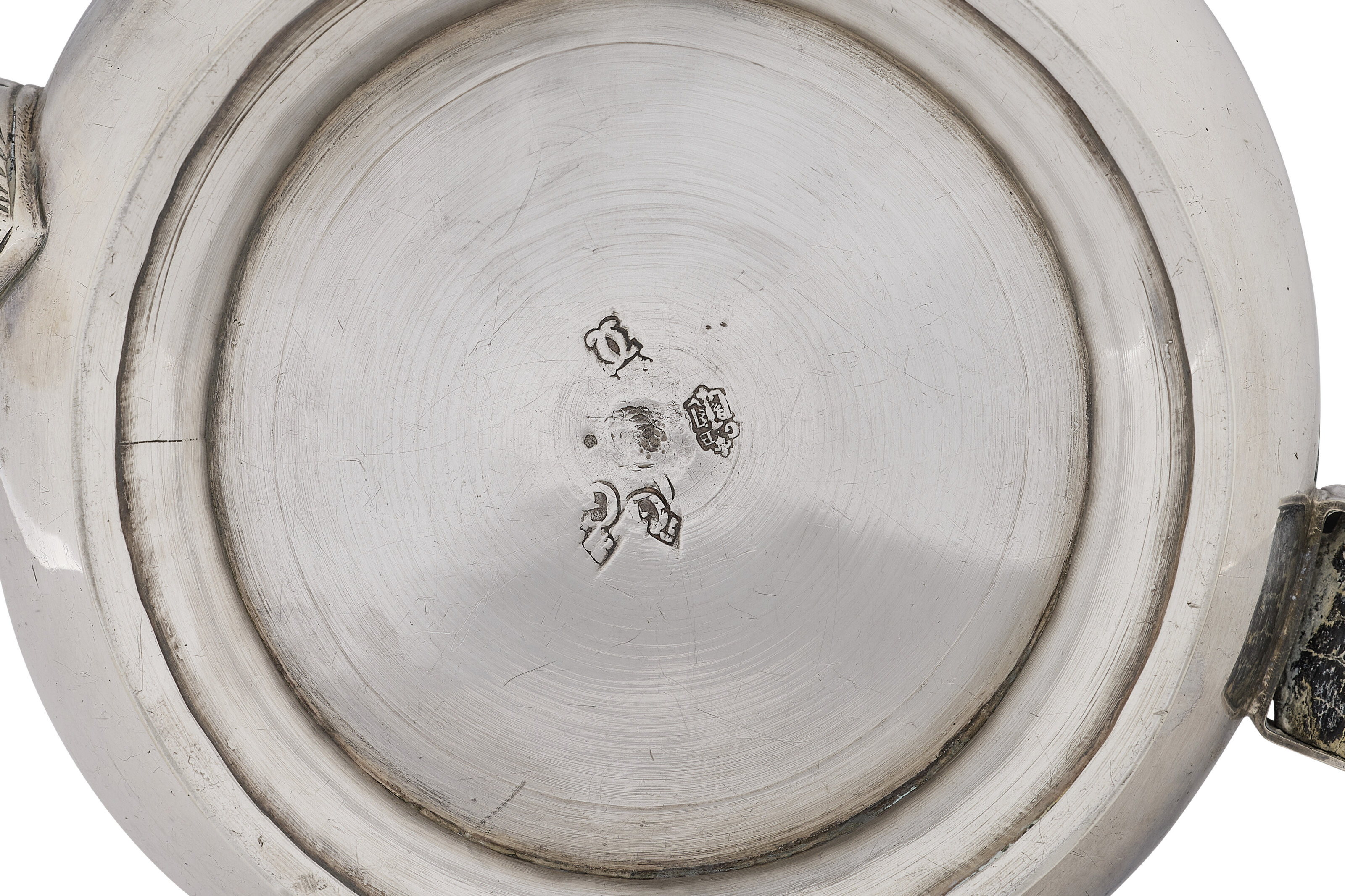 THÉIÈRE EN ARGENT D'ÉPOQUE LOUIS XV image 3