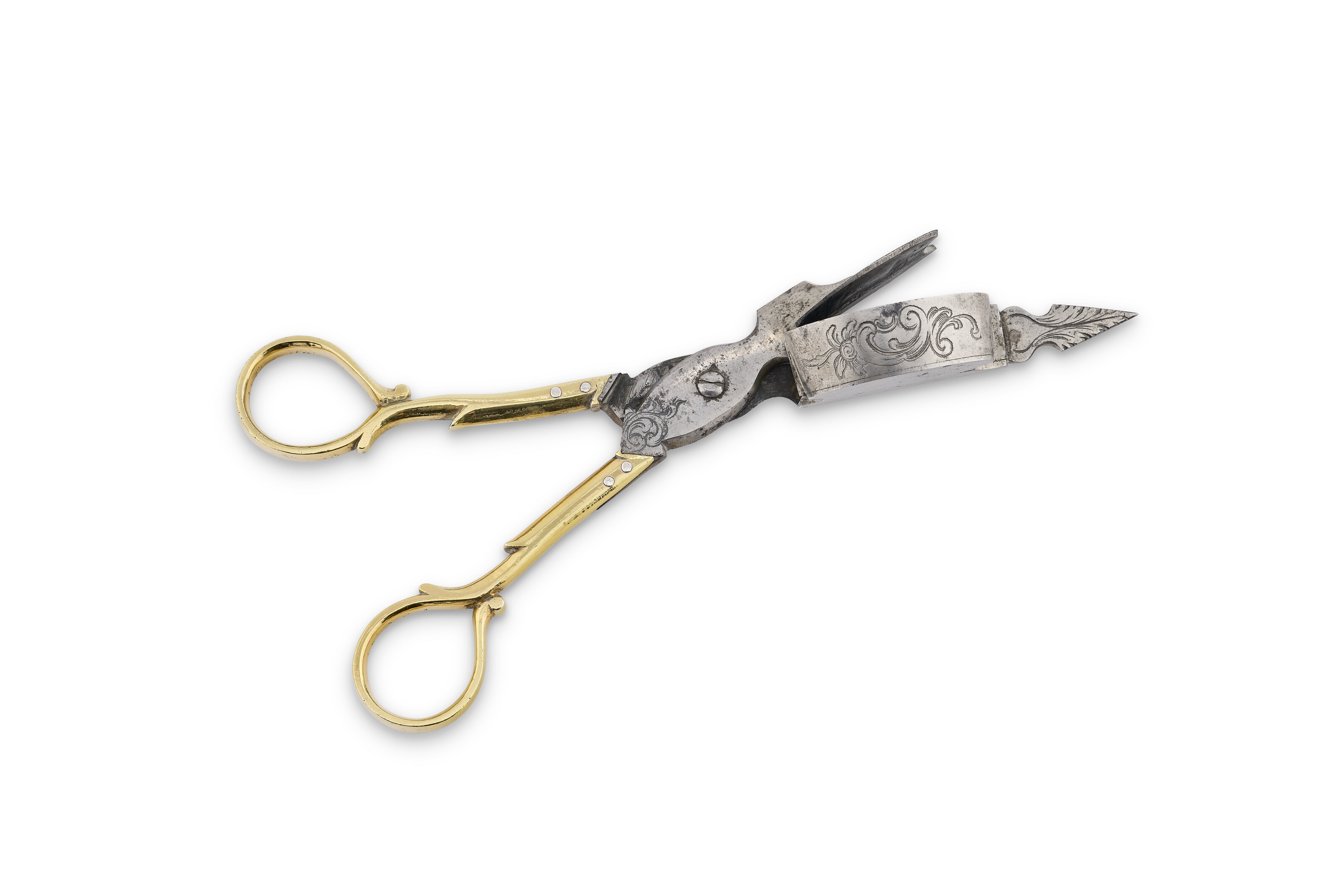 PAIRE DE MOUCHETTES ET SON PLATEAU EN VERMEIL D'ÉPOQUE LOUIS XVI image 3