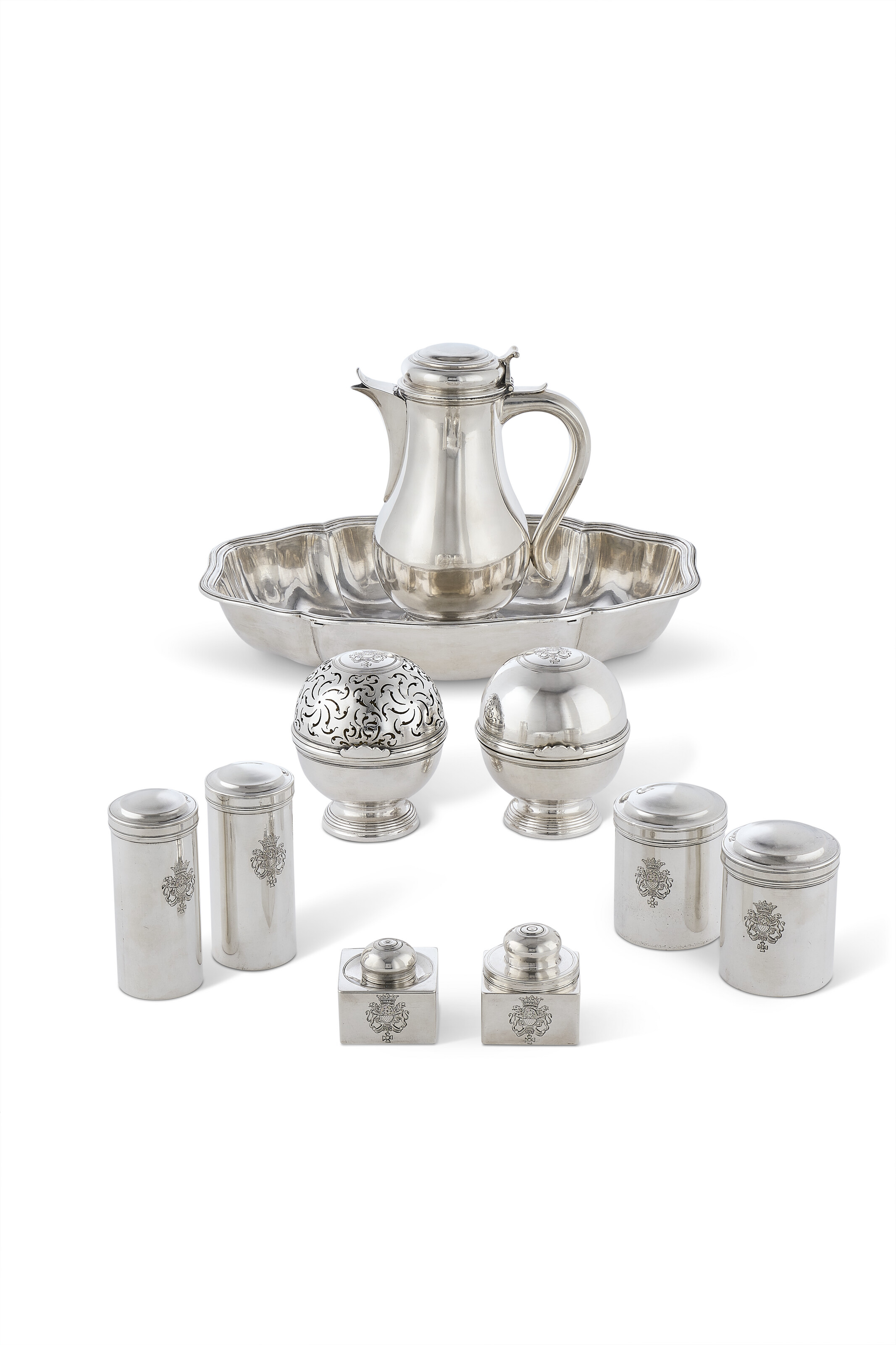 SERVICE DE TOILETTE EN ARGENT D'ÉPOQUE LOUIS XVI