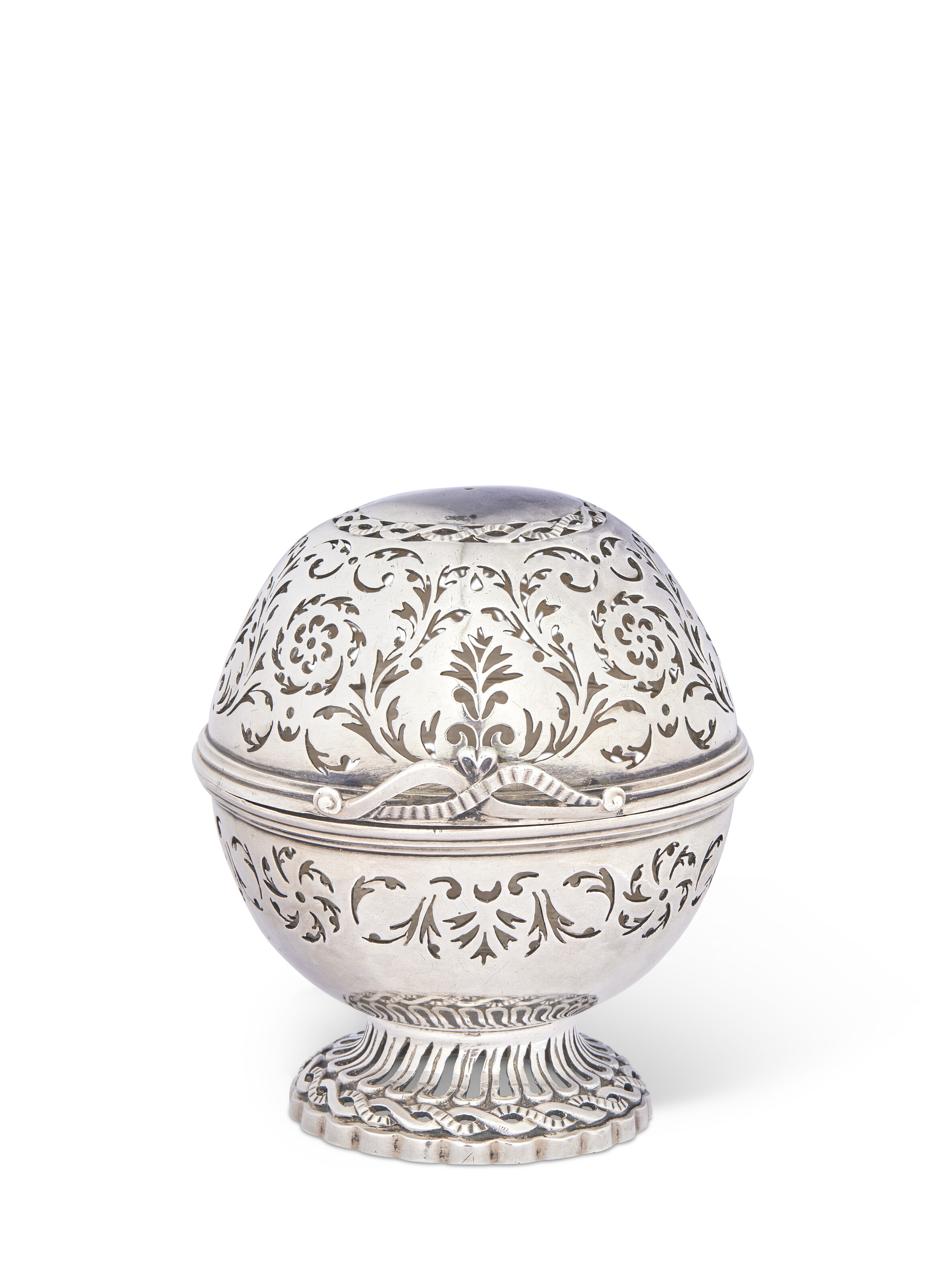 BOULE À ÉPONGE EN ARGENT D'ÉPOQUE LOUIS XV