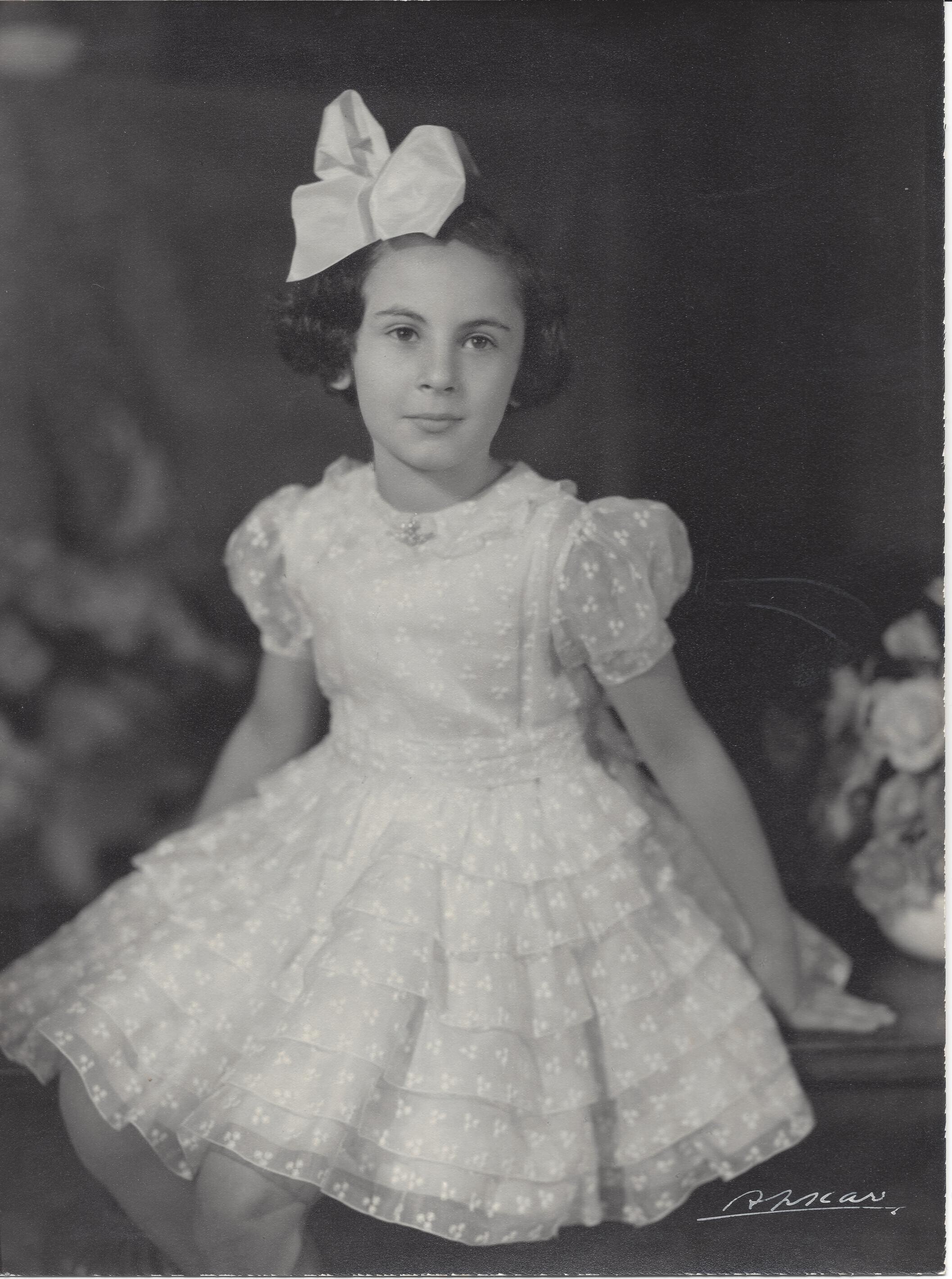 Her Royal Highness Princess Fadia of Egypt, circa 1952, by court photographer Aram Alban. A comparison between this image and Said's portrait reveals much about the two artists' different approaches to the subject